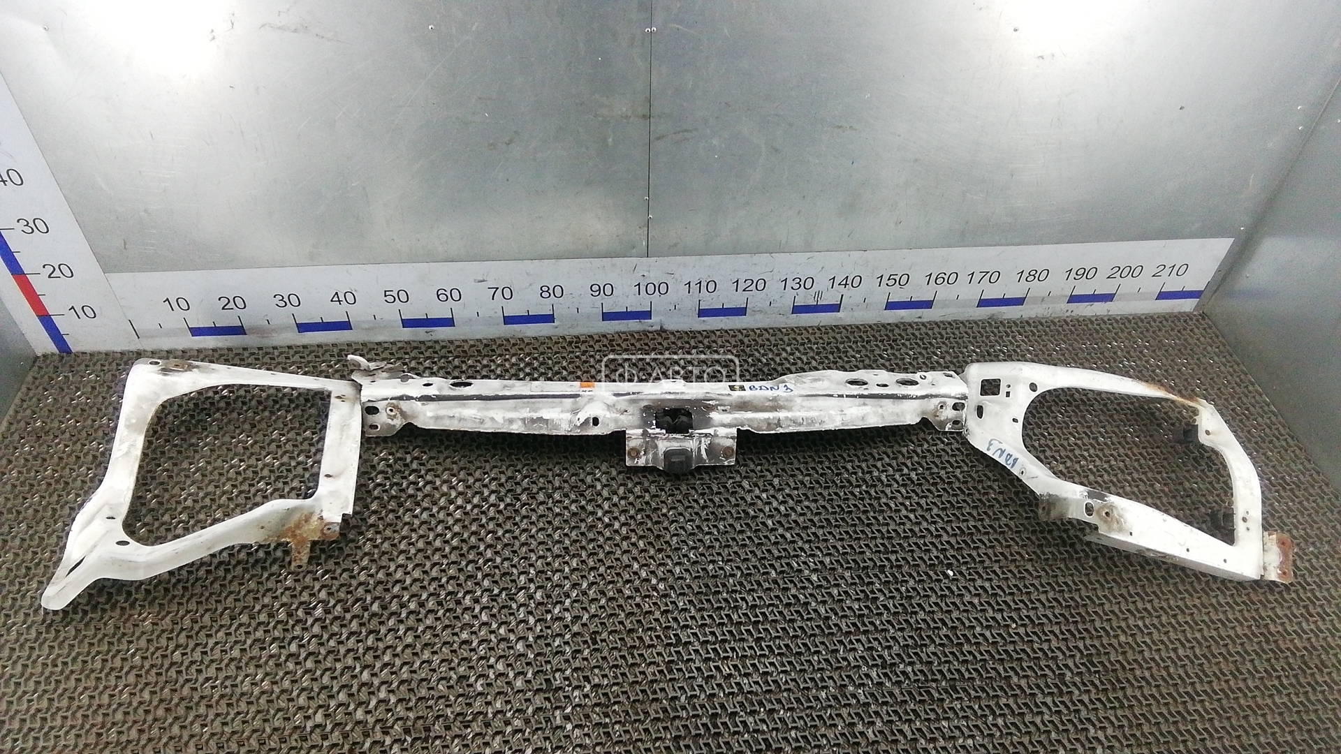 Рамка капота