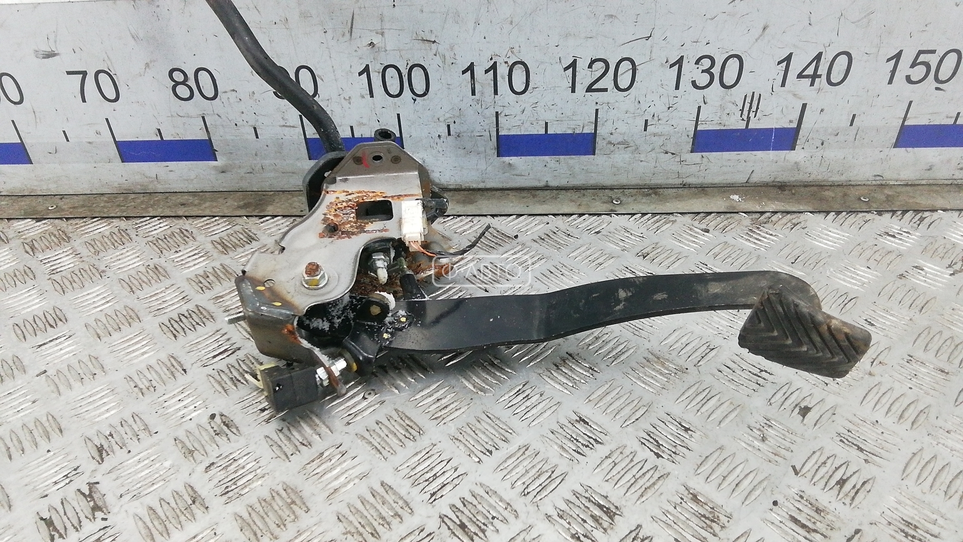 Педаль сцепления