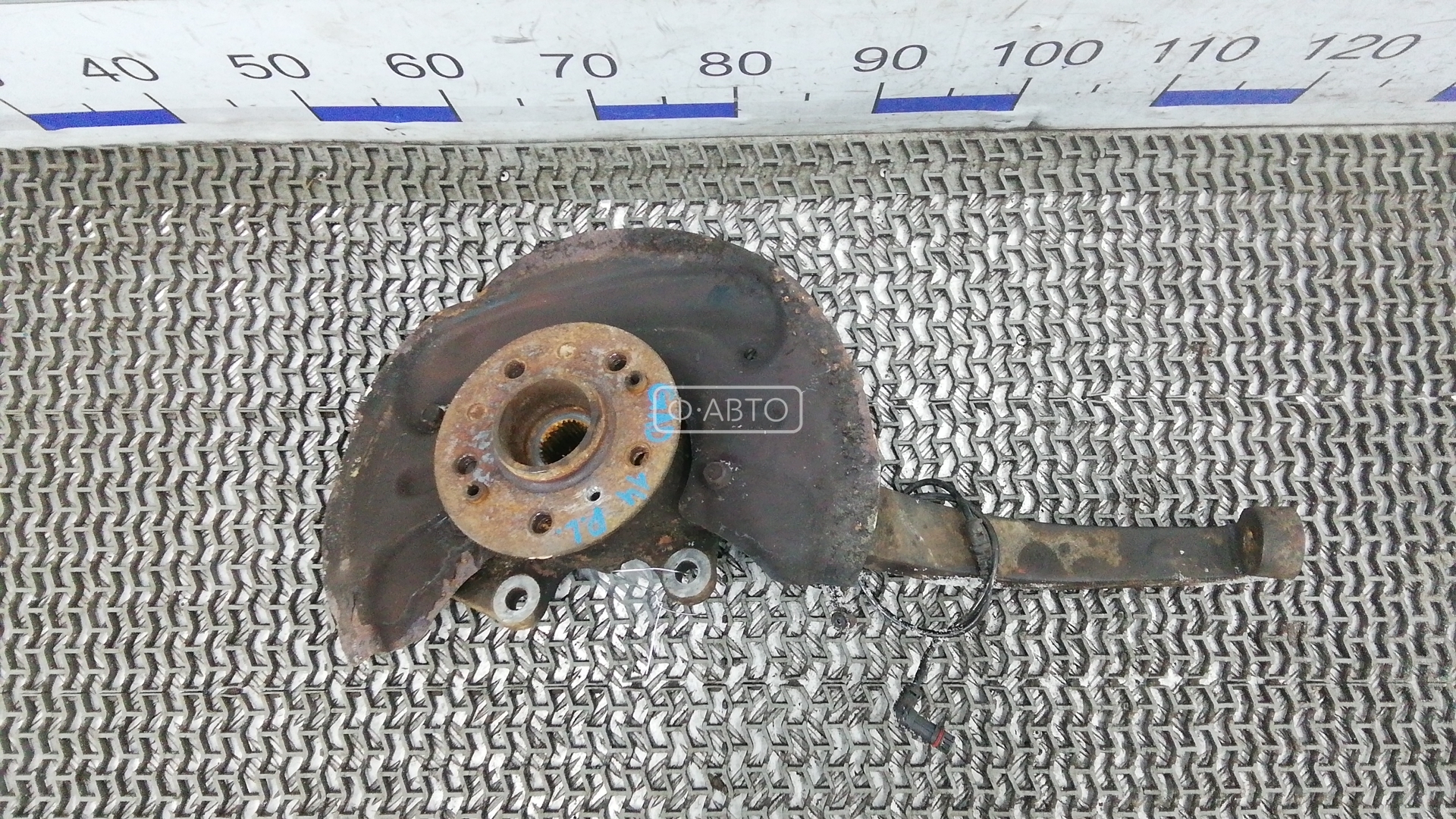 Ступица передняя левая