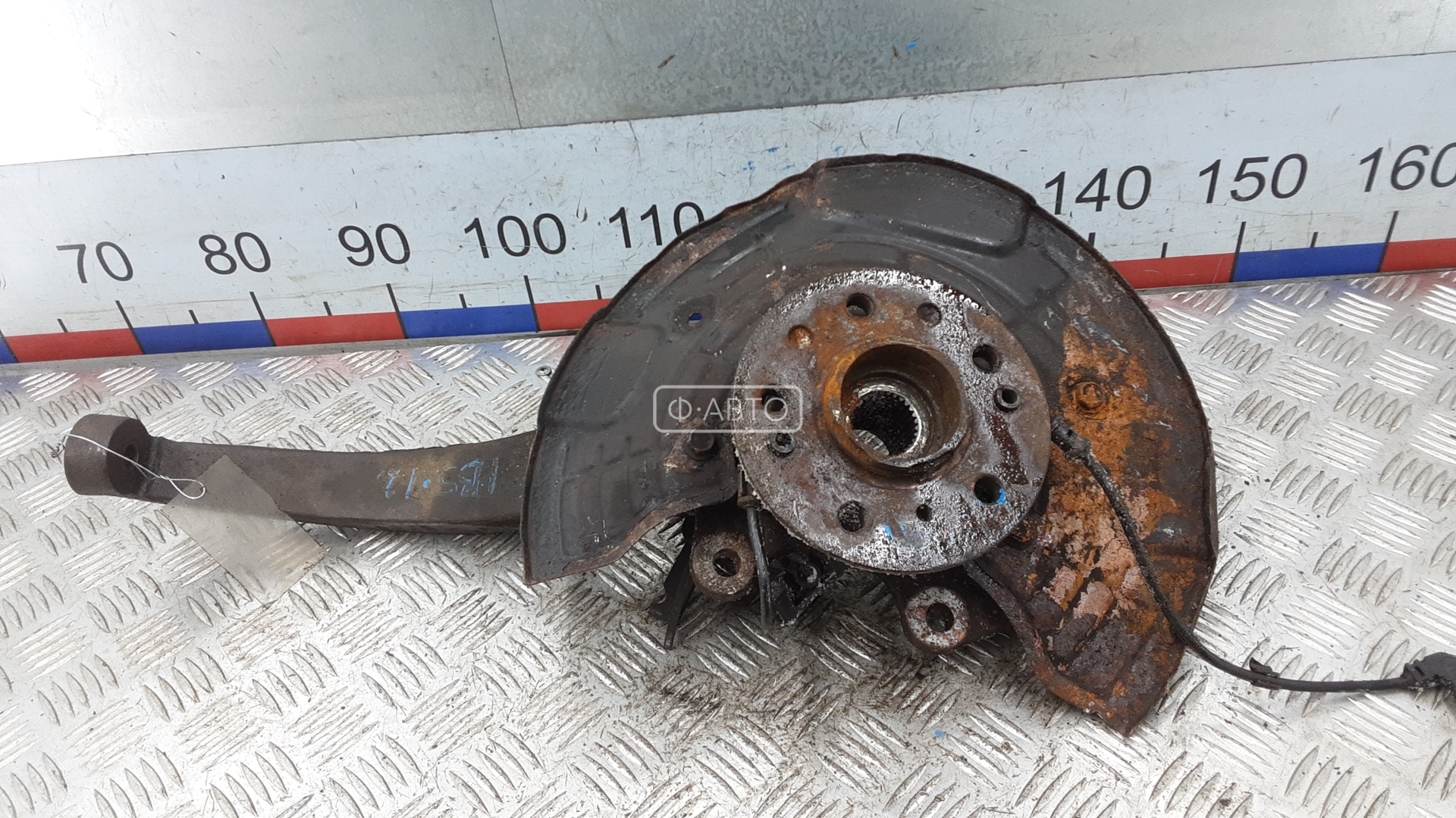 Ступица передняя левая