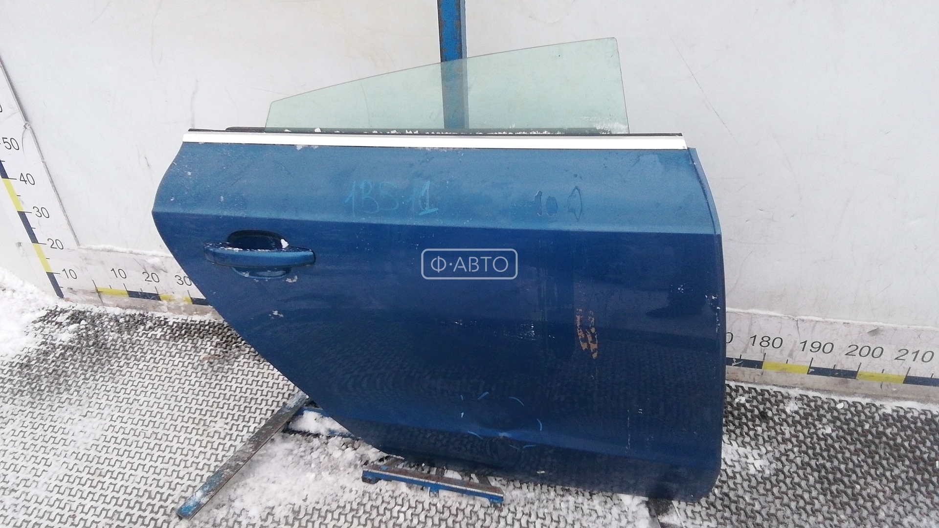 Дверь задняя правая