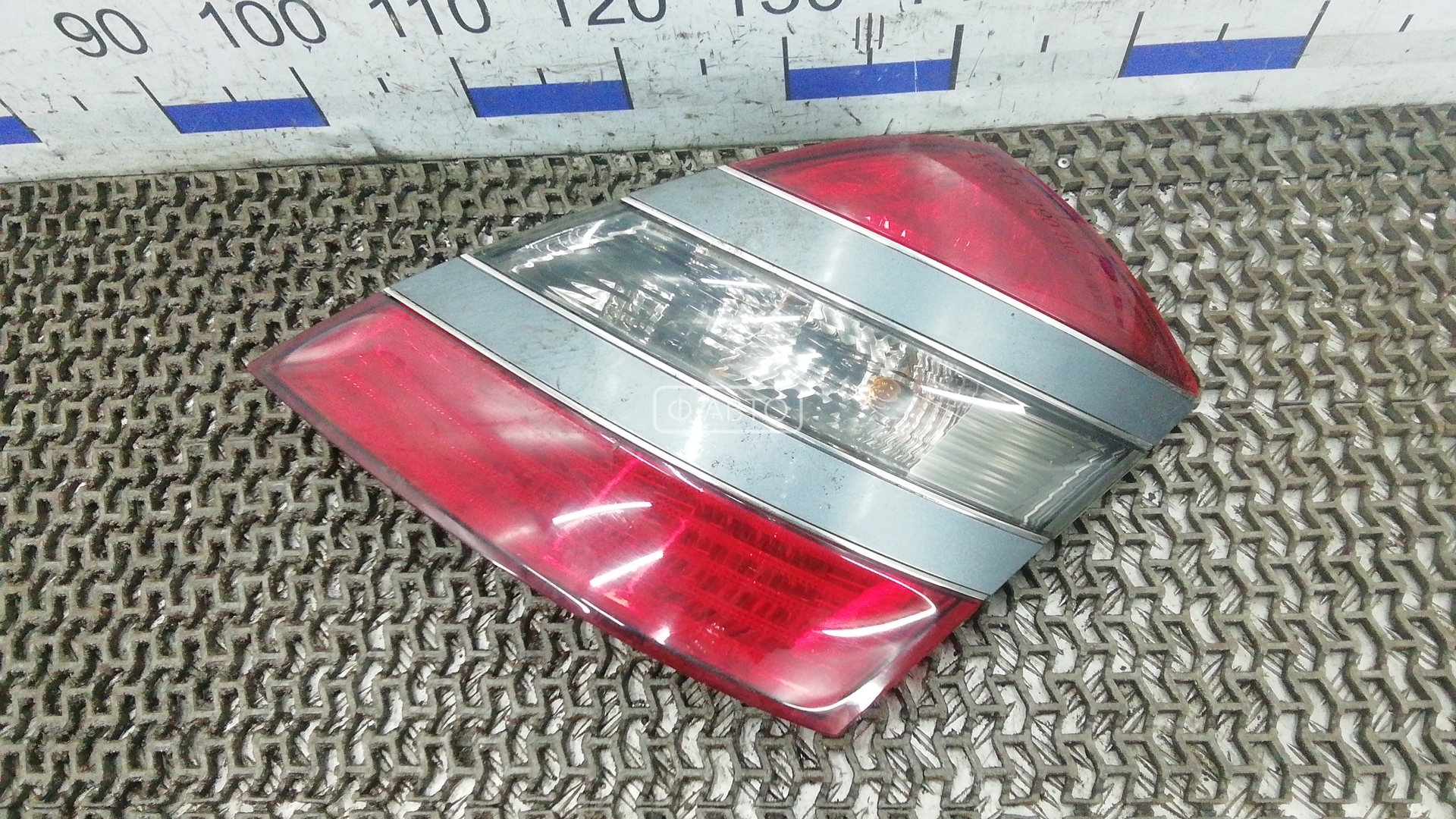 Фонарь задний правый