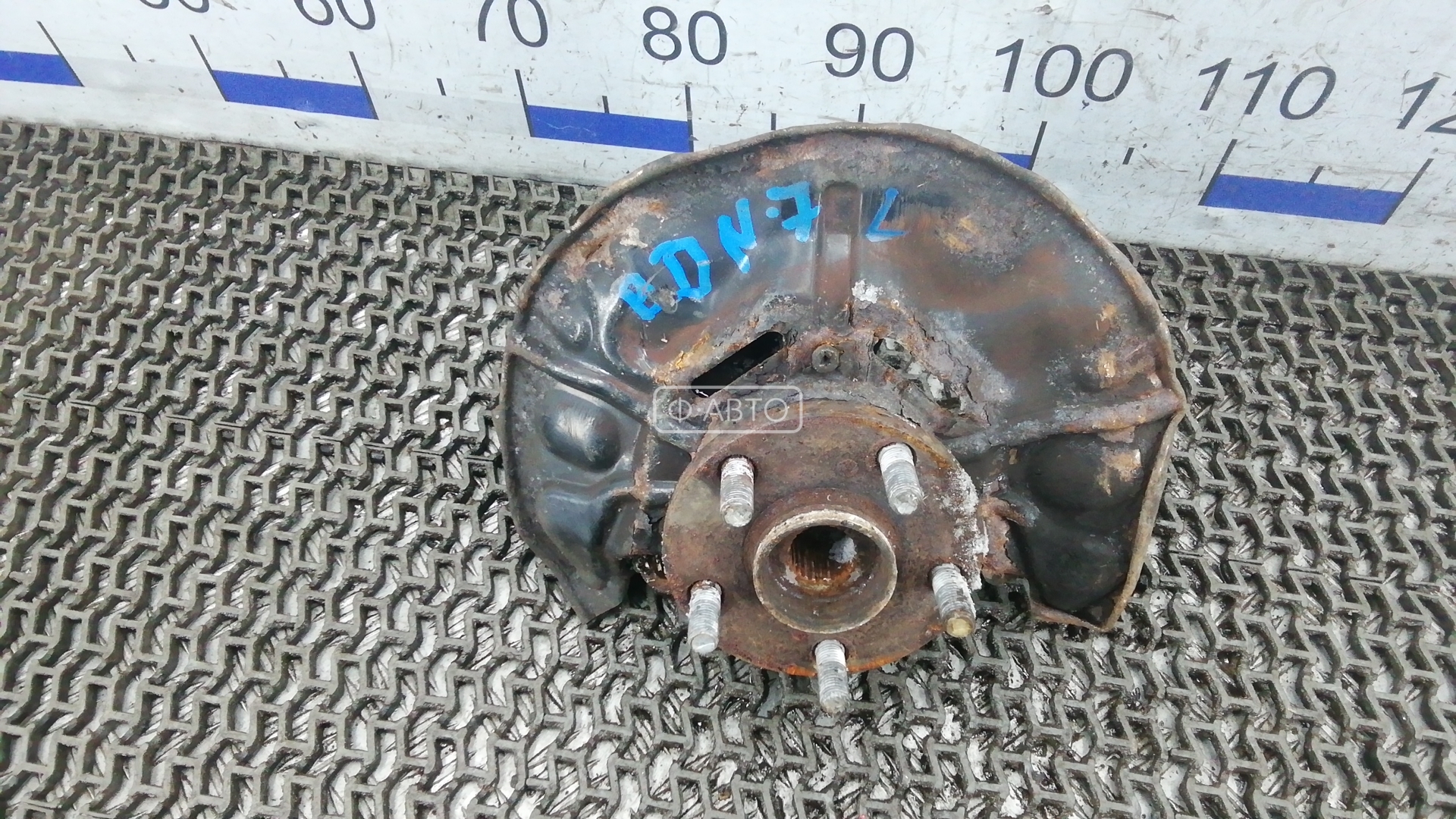 Ступица передняя левая