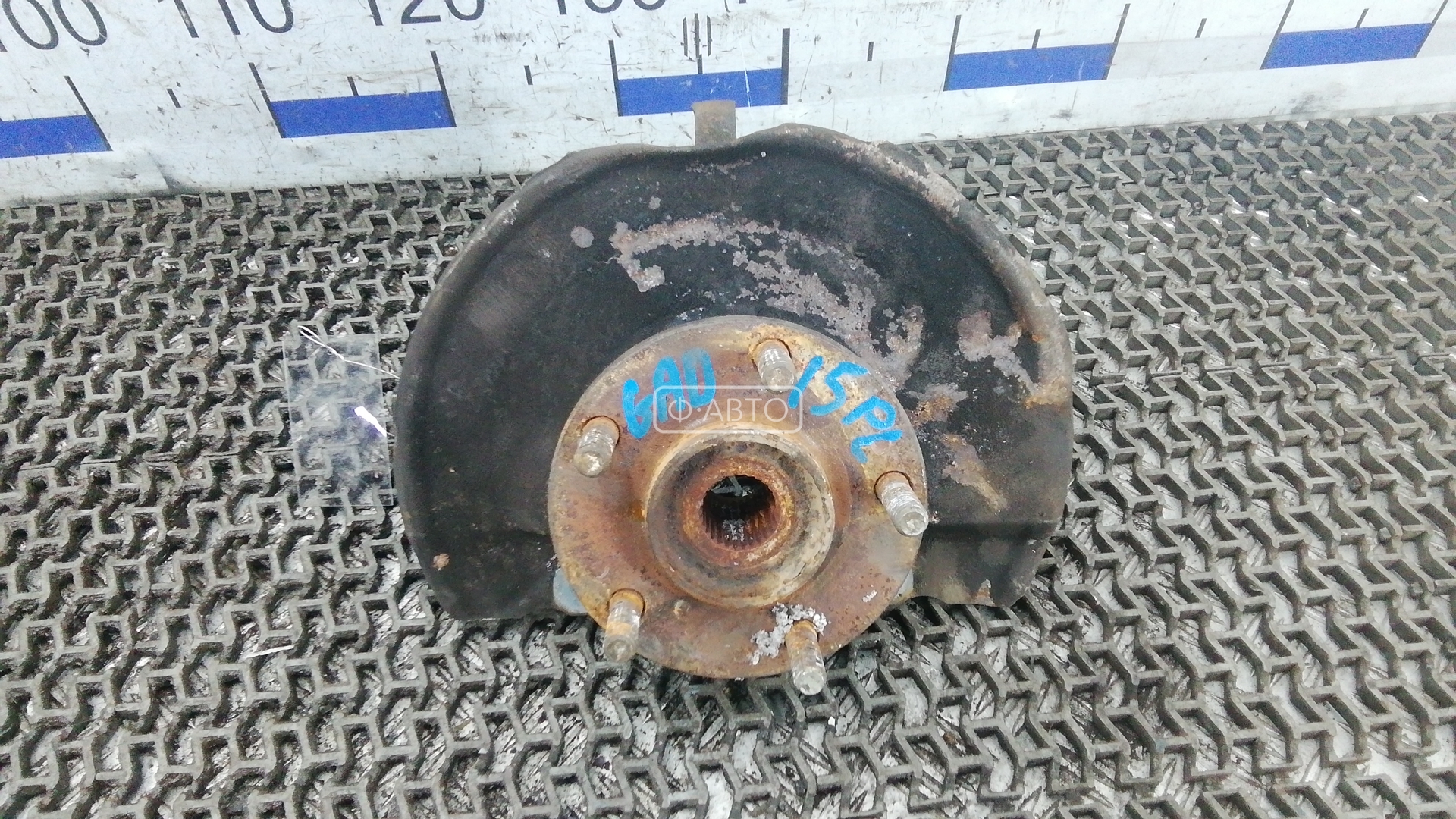 Ступица передняя левая