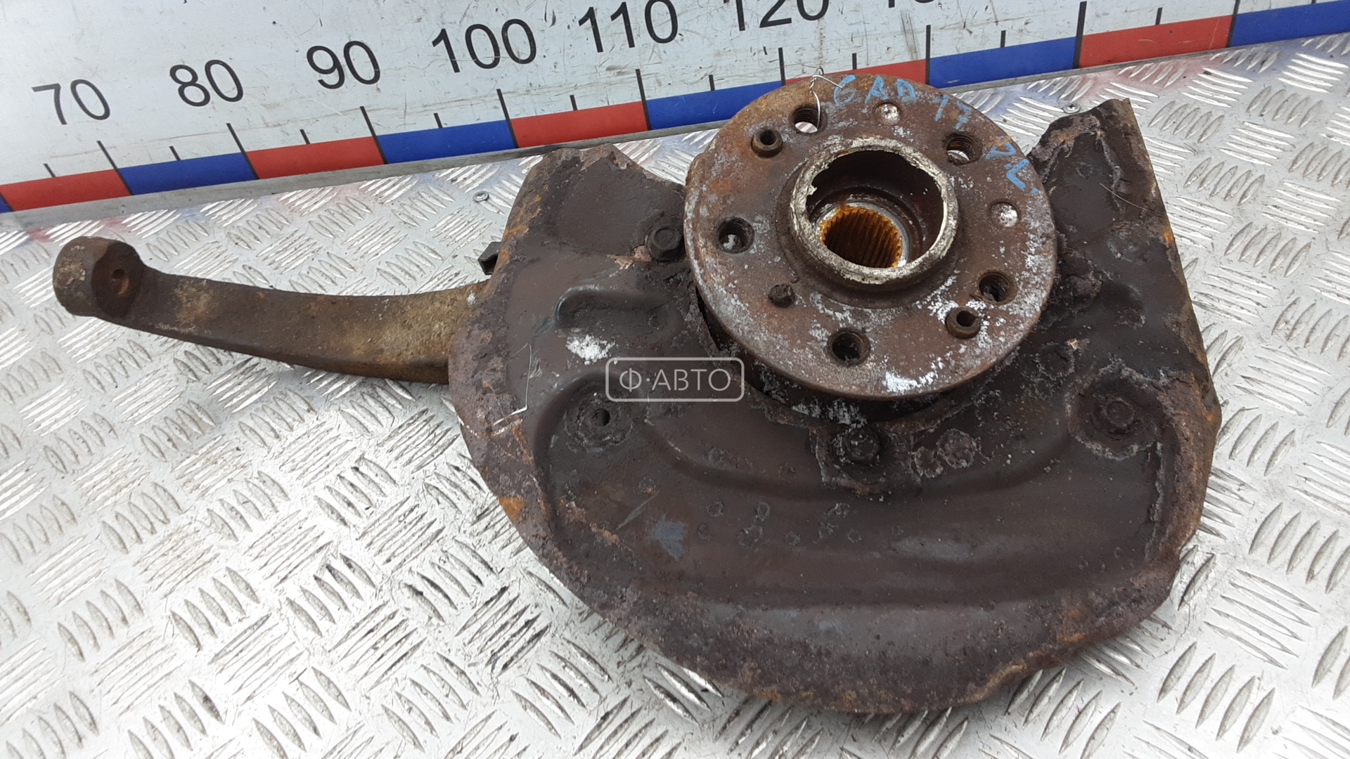 Ступица передняя левая