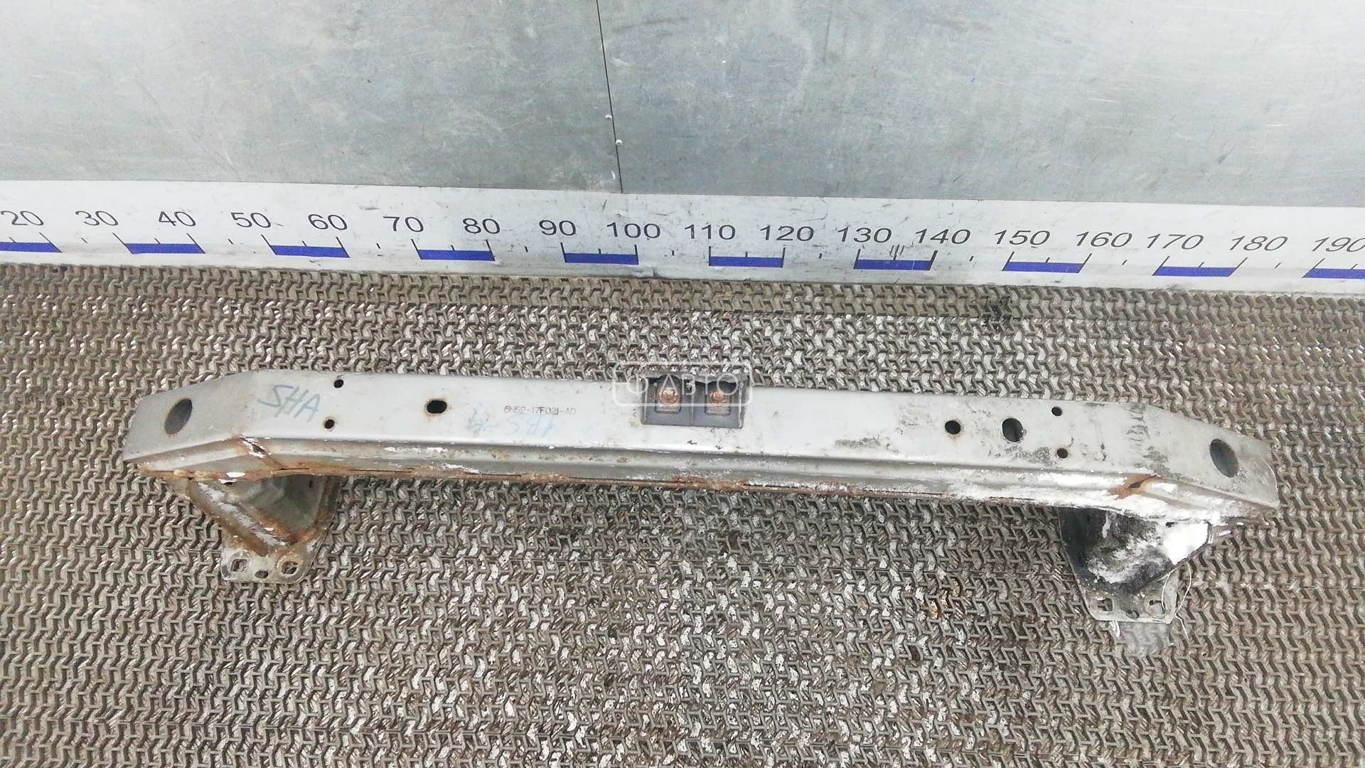 Усилитель бампера передний (кронштейн)