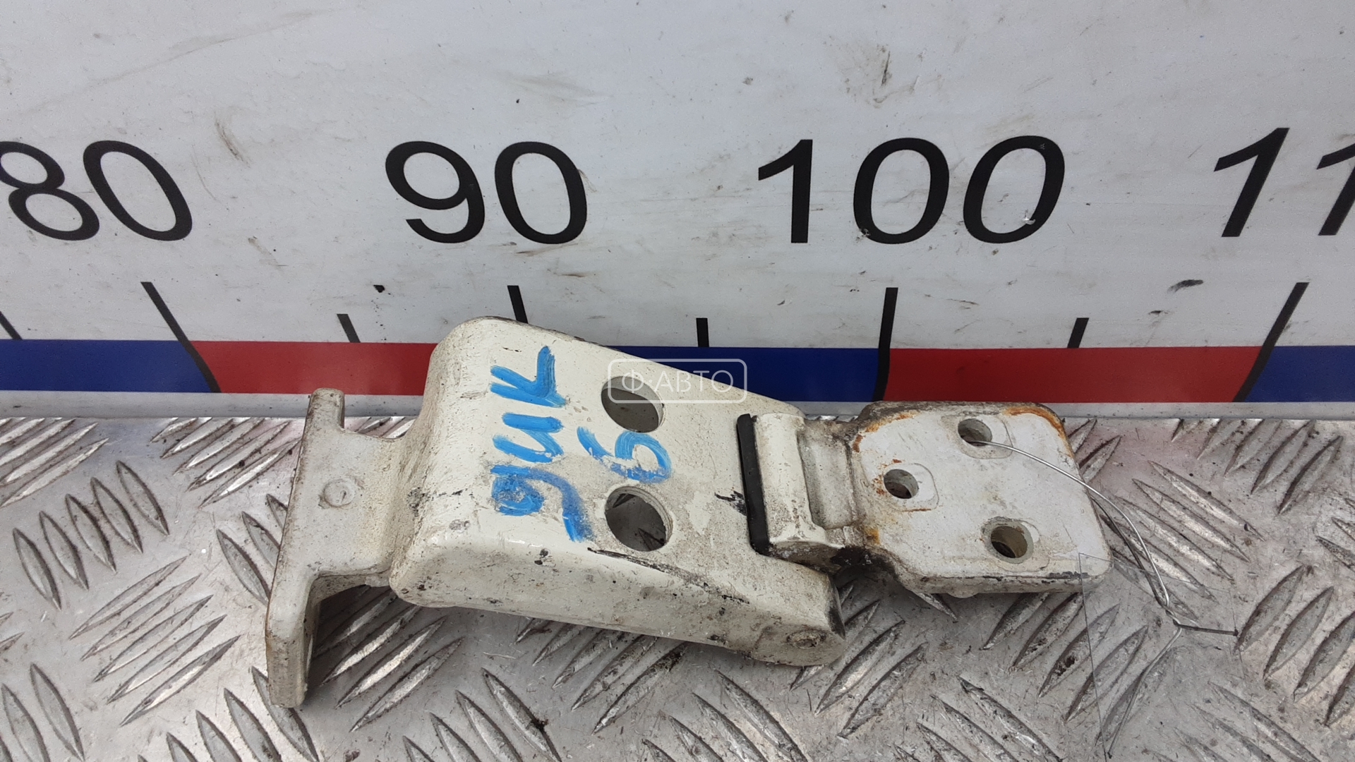 Петля двери распашной правой