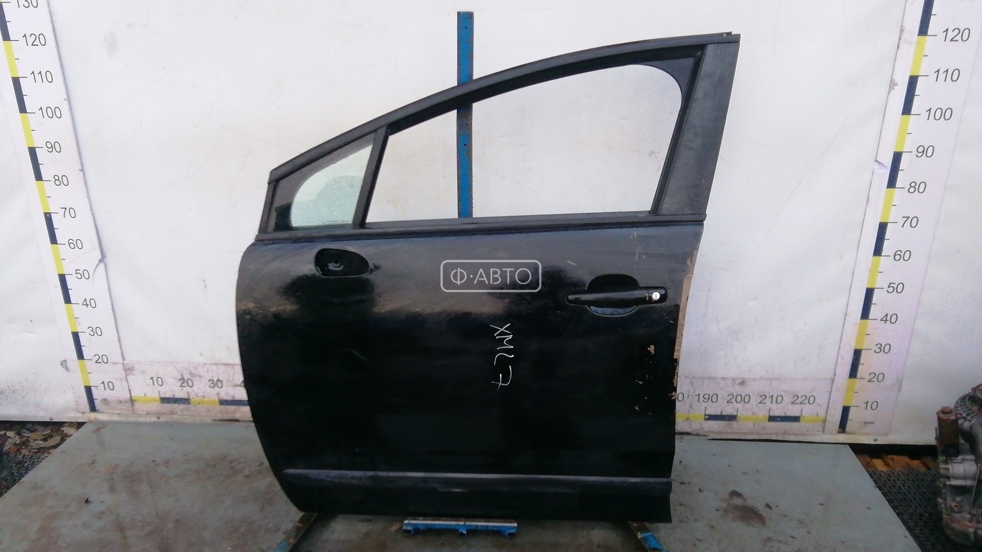 Дверь передняя левая