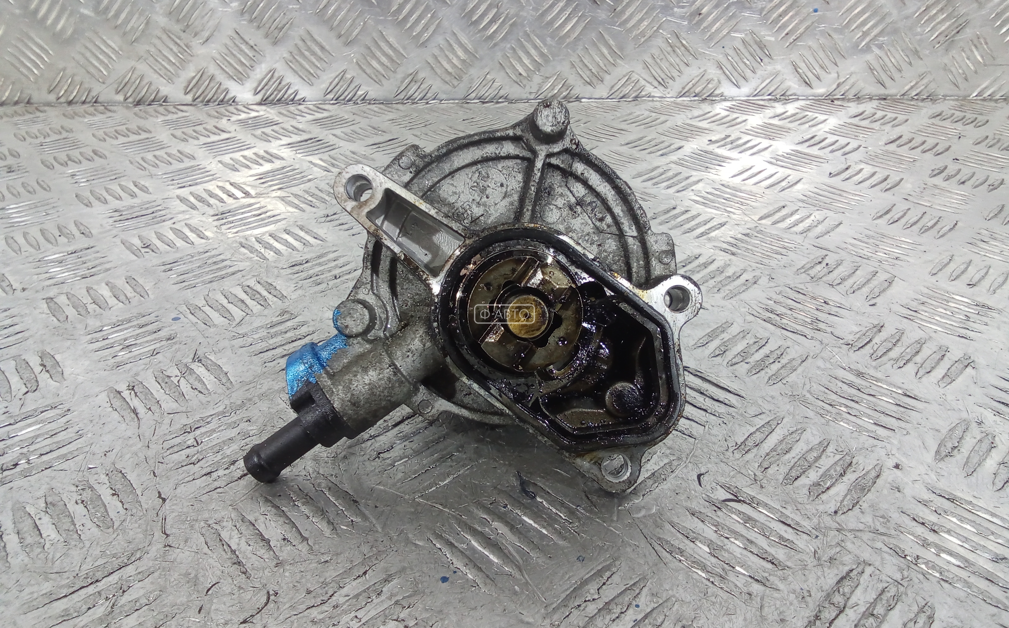 Насос вакуумный