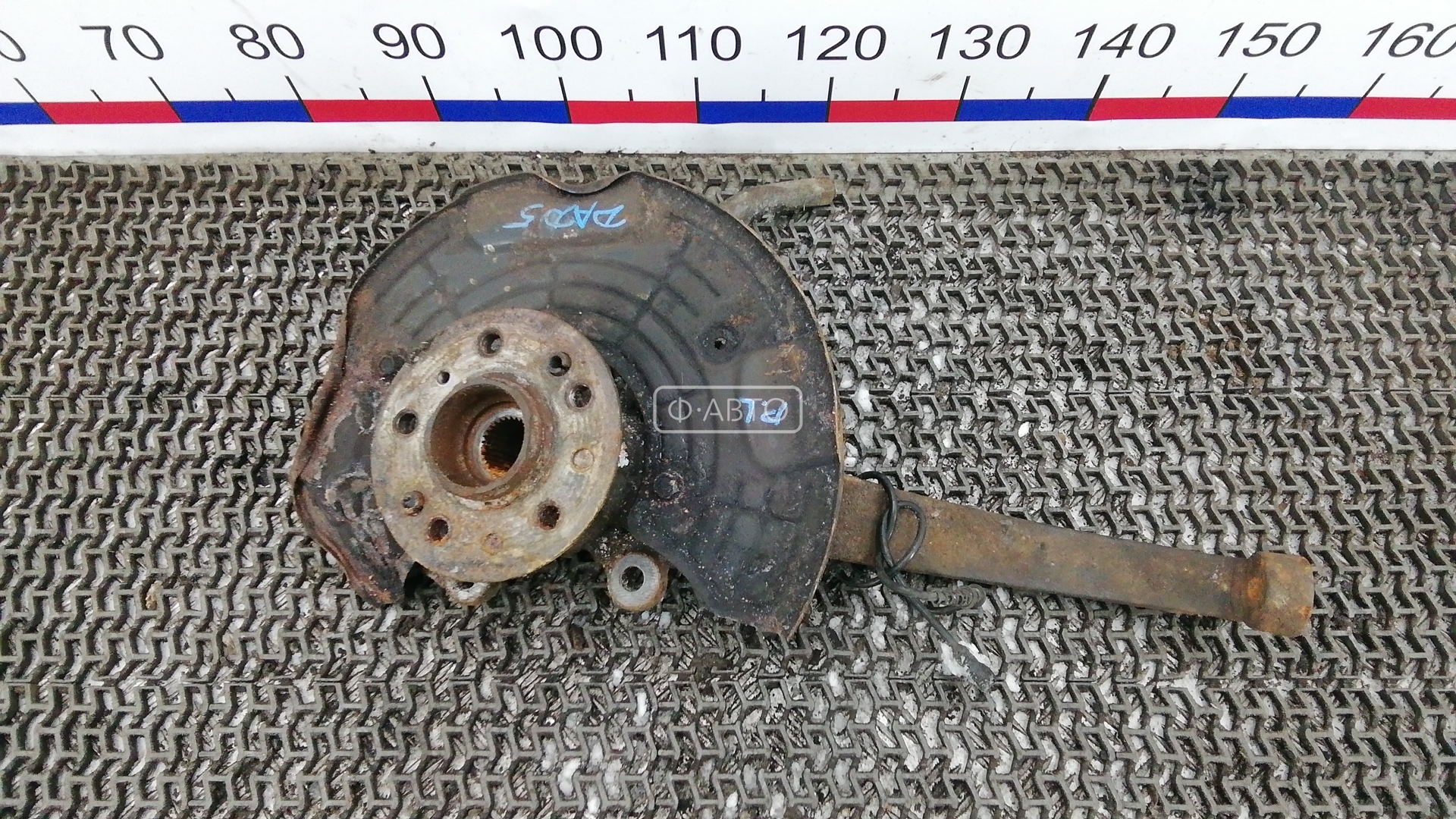 Ступица передняя левая