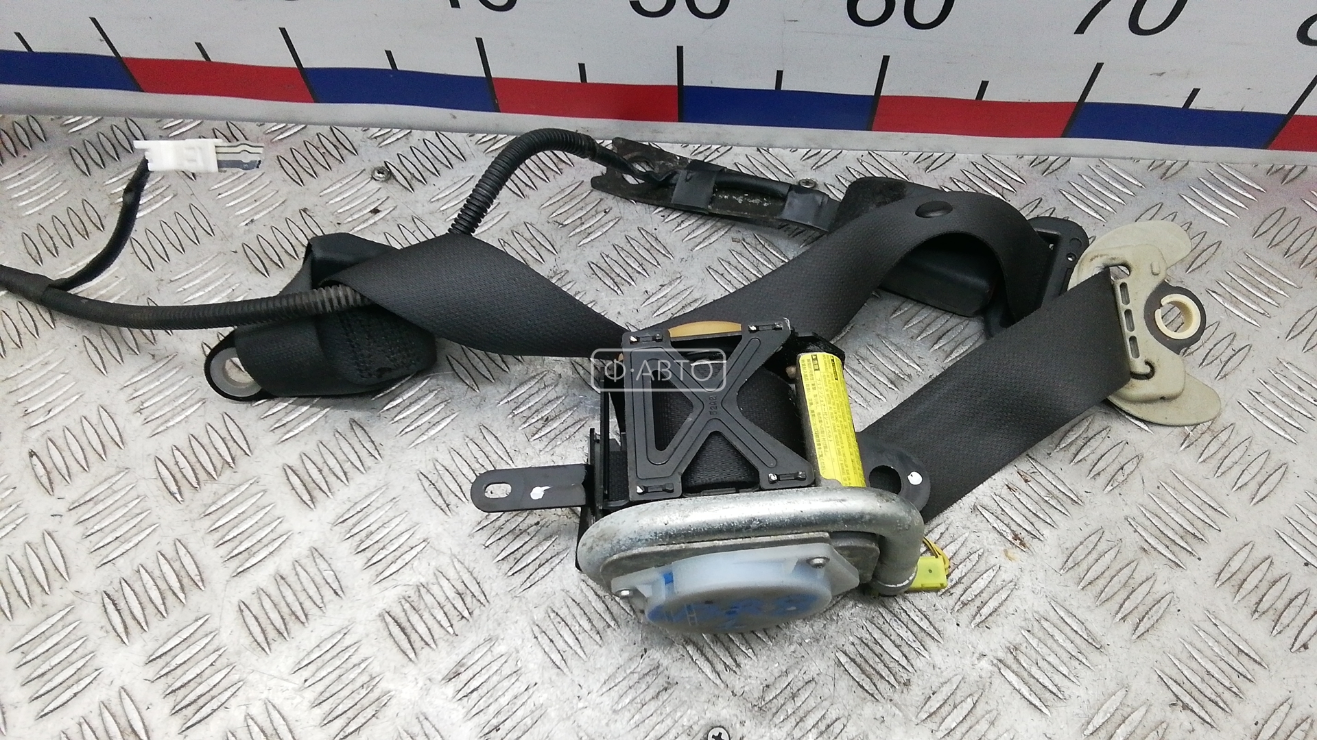 Ремень безопасности с пиропатроном сиденья переднего