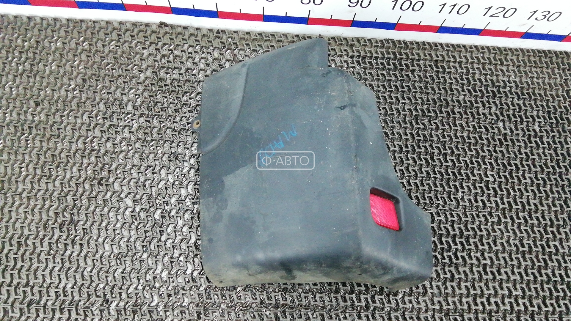 Клык бампера задний левый