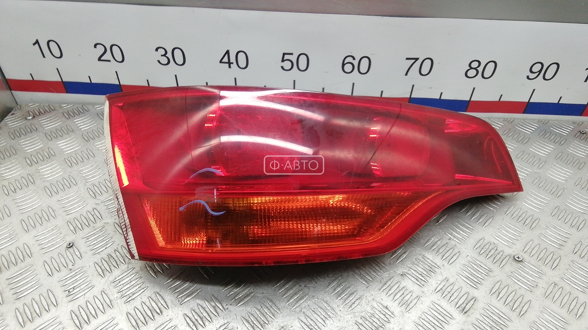 Фонарь задний левый
