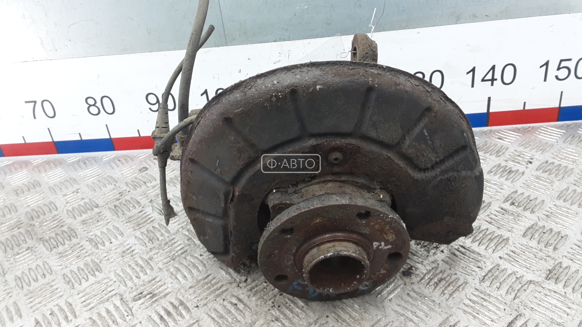 Ступица передняя левая