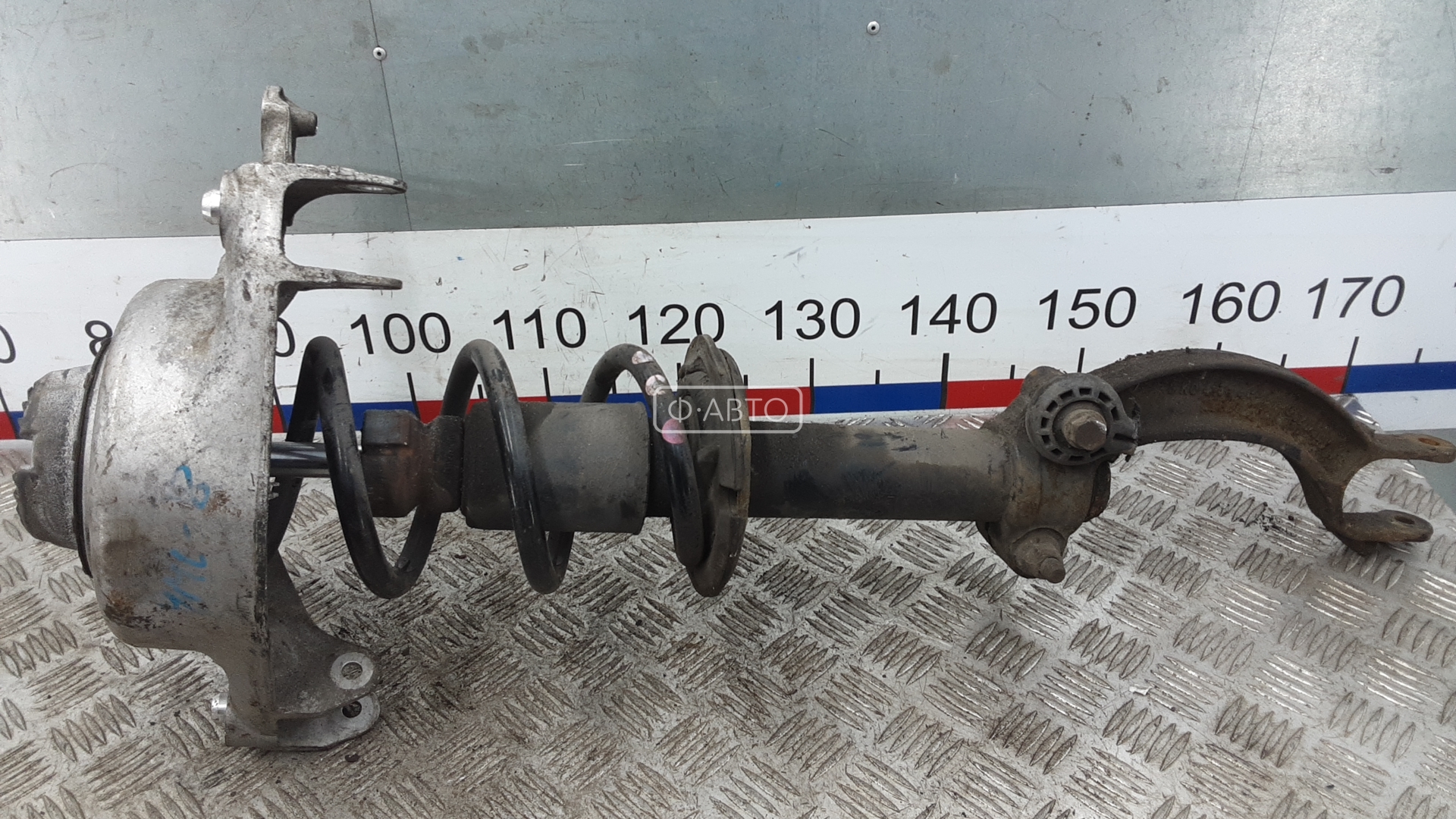 Стойка передняя левая