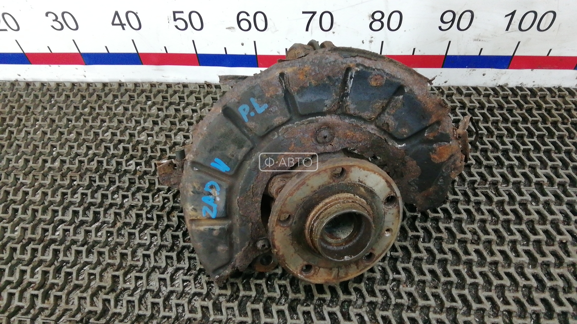 Ступица передняя левая