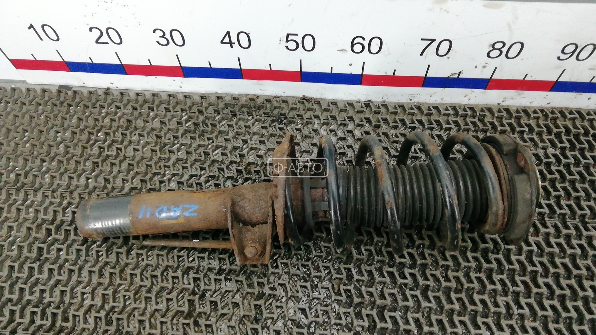 Стойка передняя левая