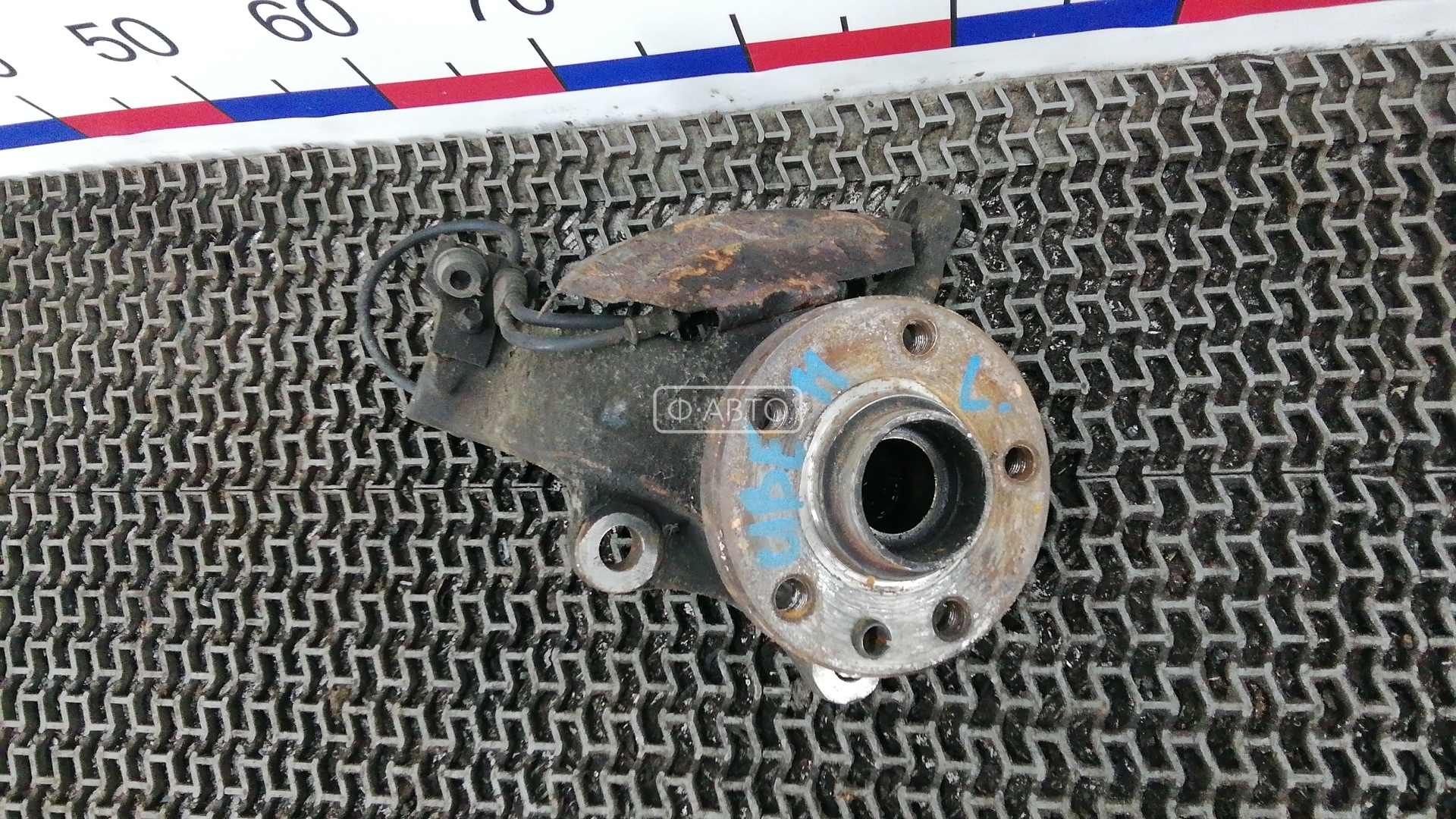 Ступица передняя левая