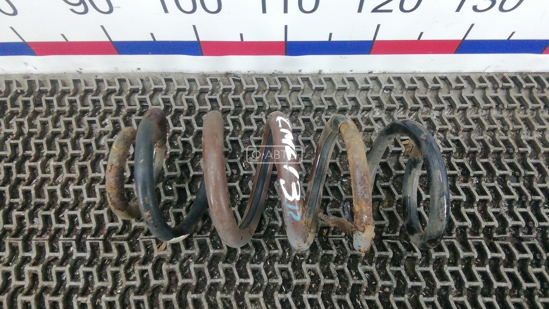 Пружина задняя