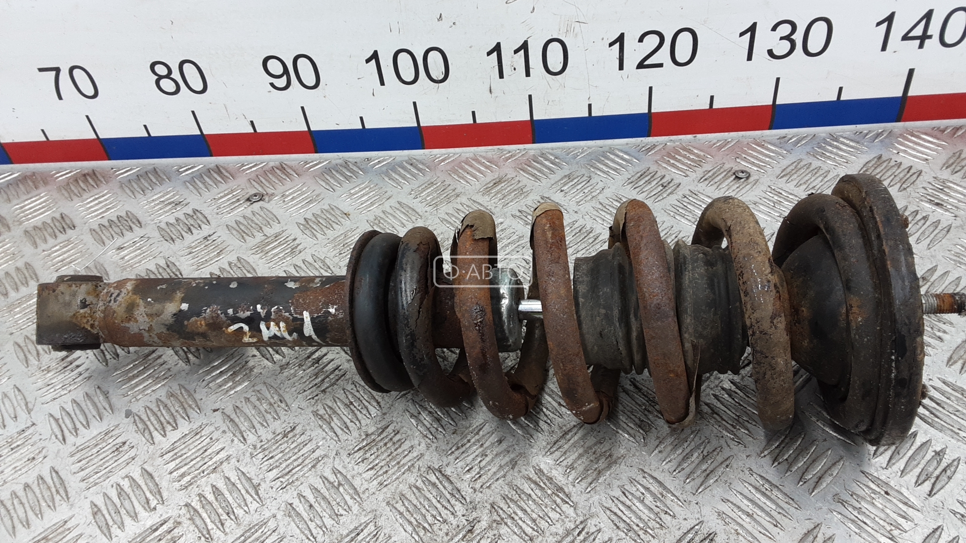 Стойка передняя левая