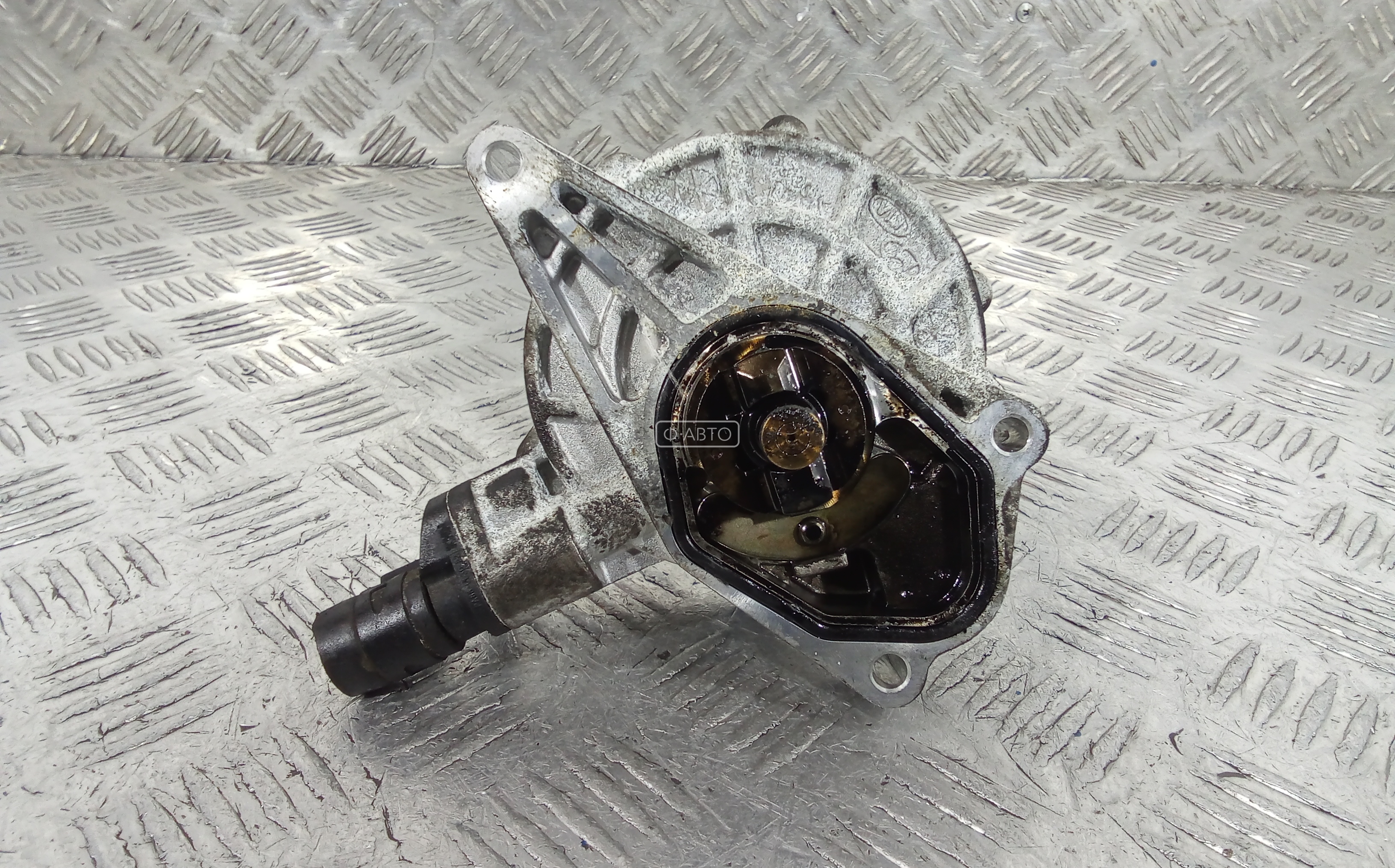 Насос вакуумный