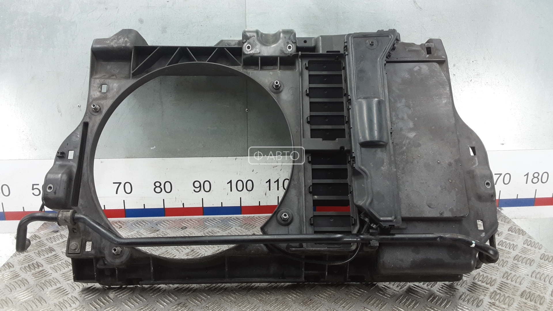 Передняя панель крепления облицовки (телевизор)