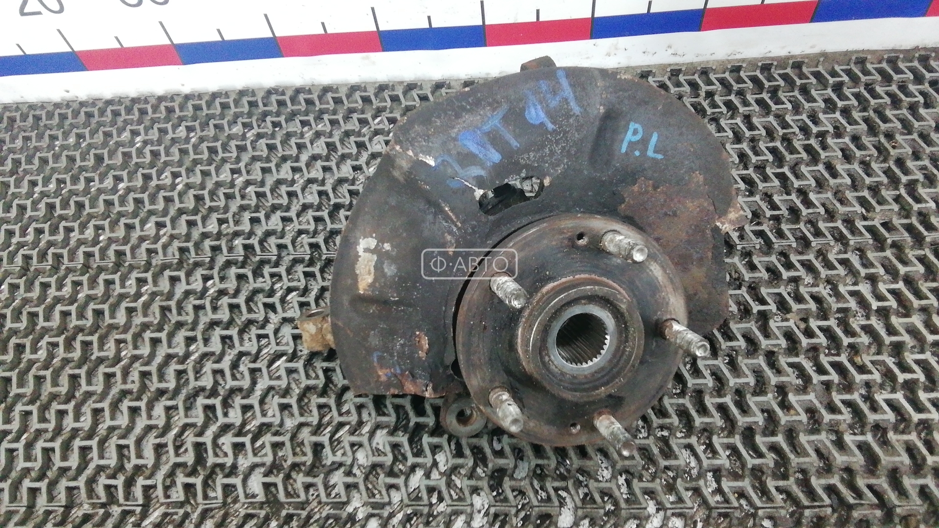 Ступица передняя левая