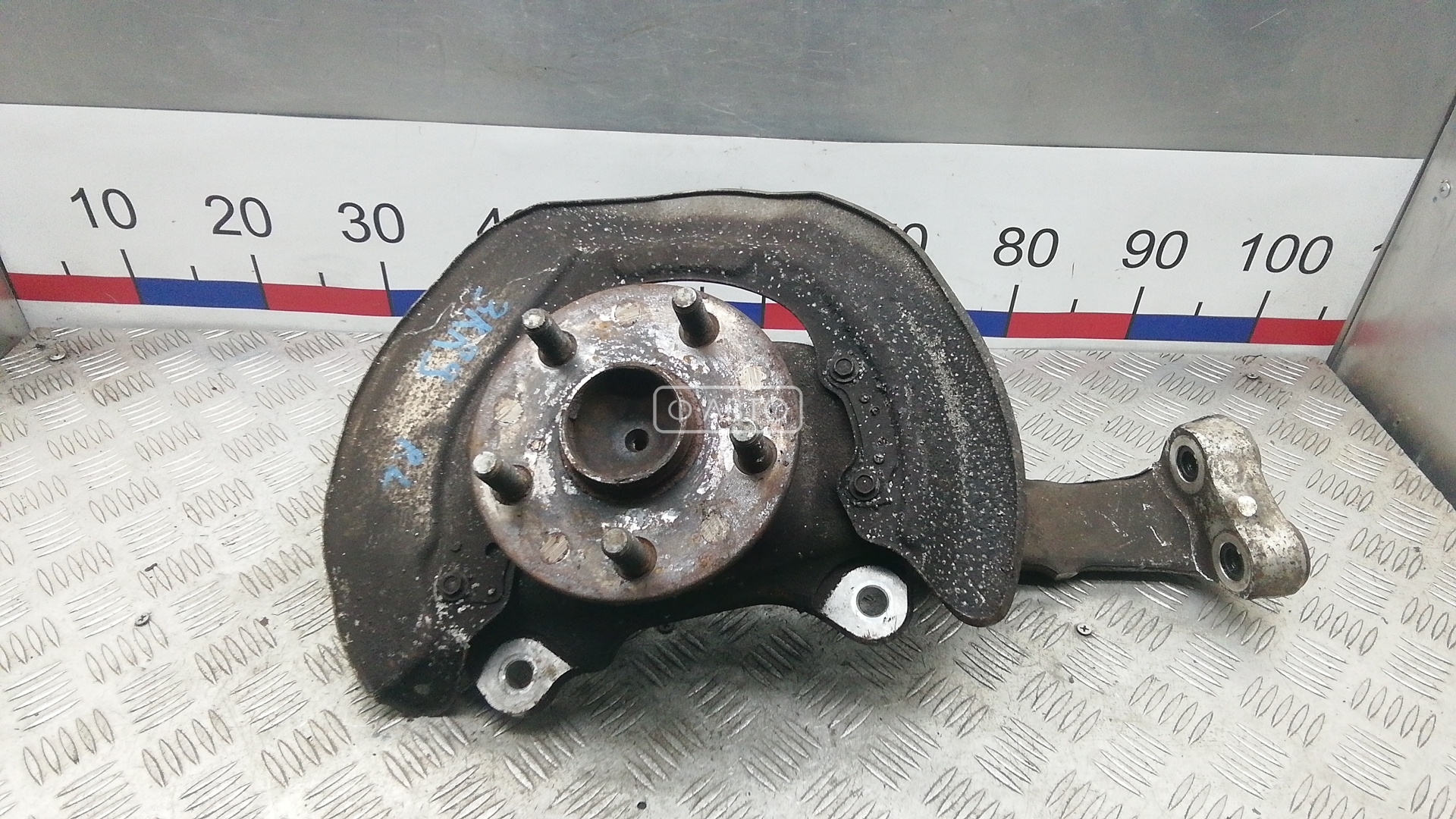 Ступица передняя левая