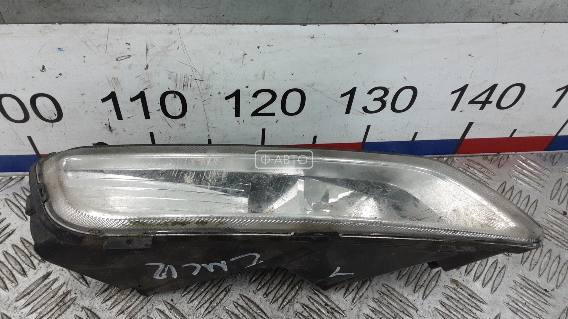 Фара галогенная левая передняя