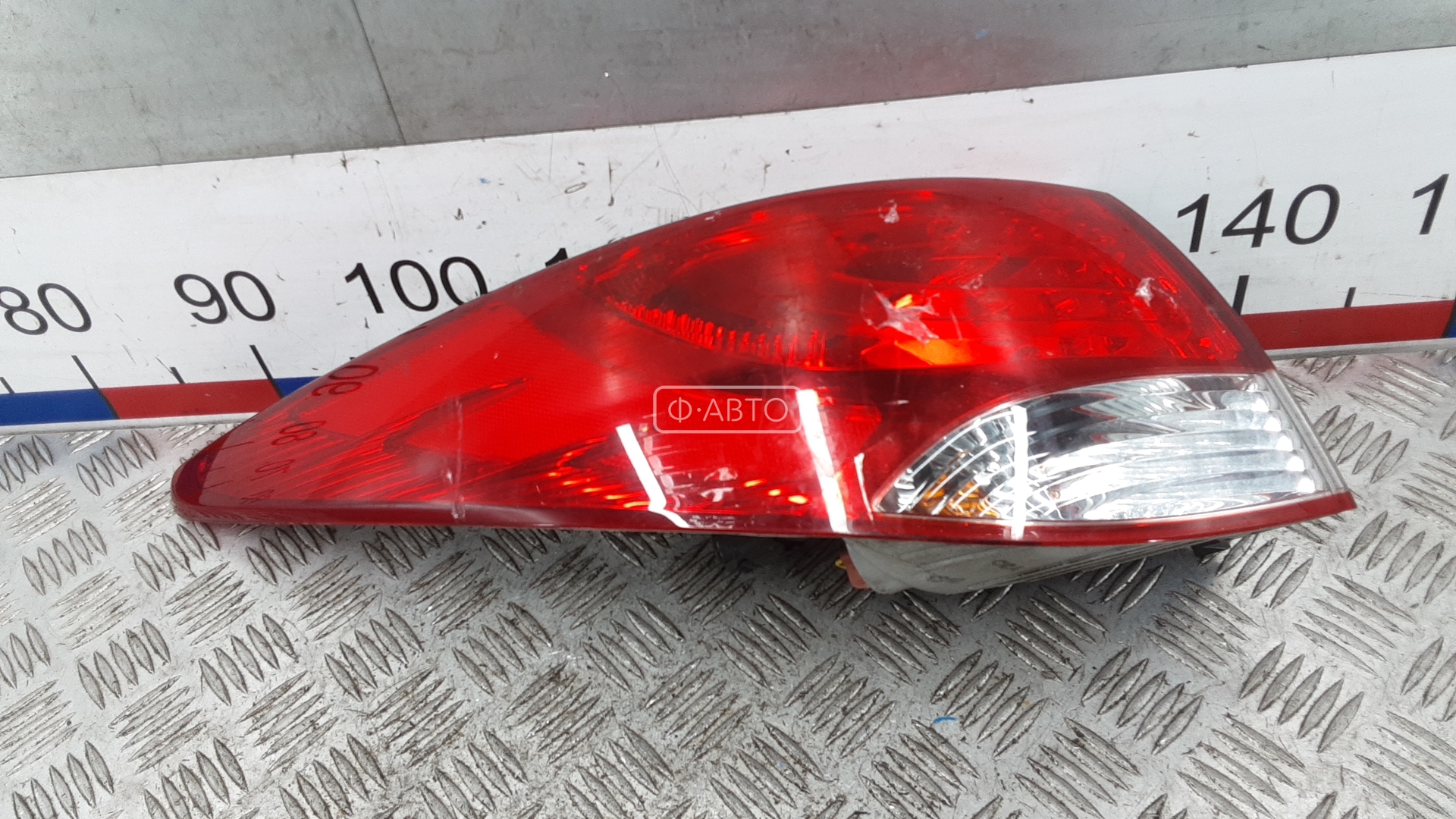 Фонарь задний левый