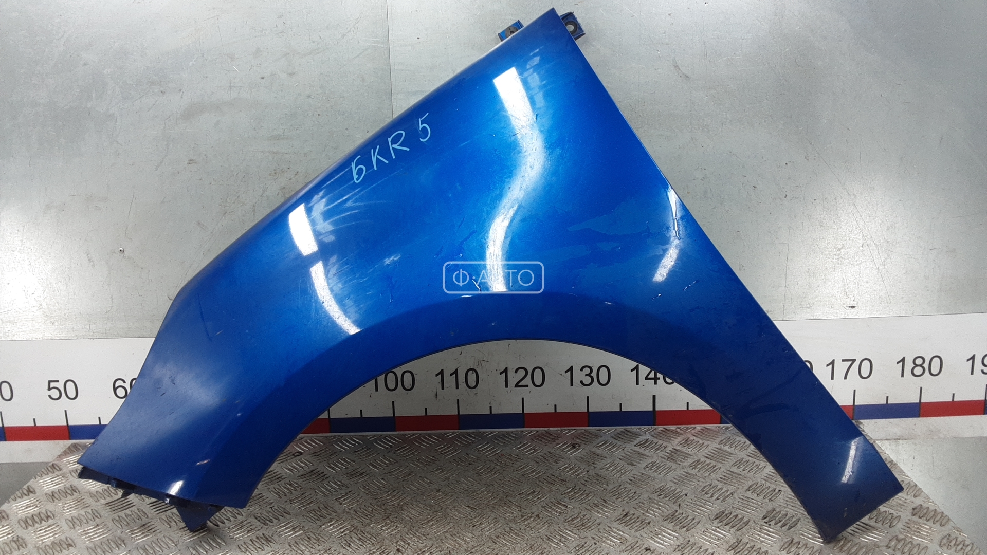 Крыло переднее левое