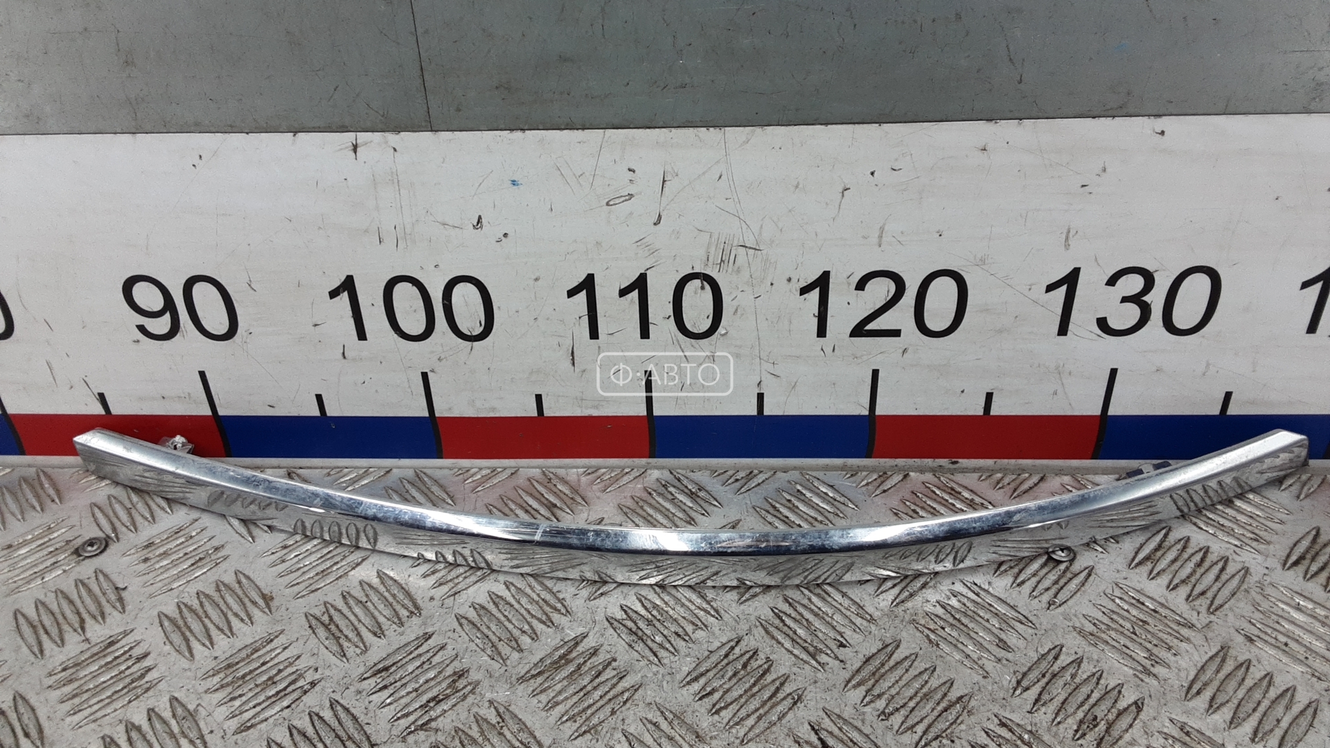 Ус под фару (ресничка) правый