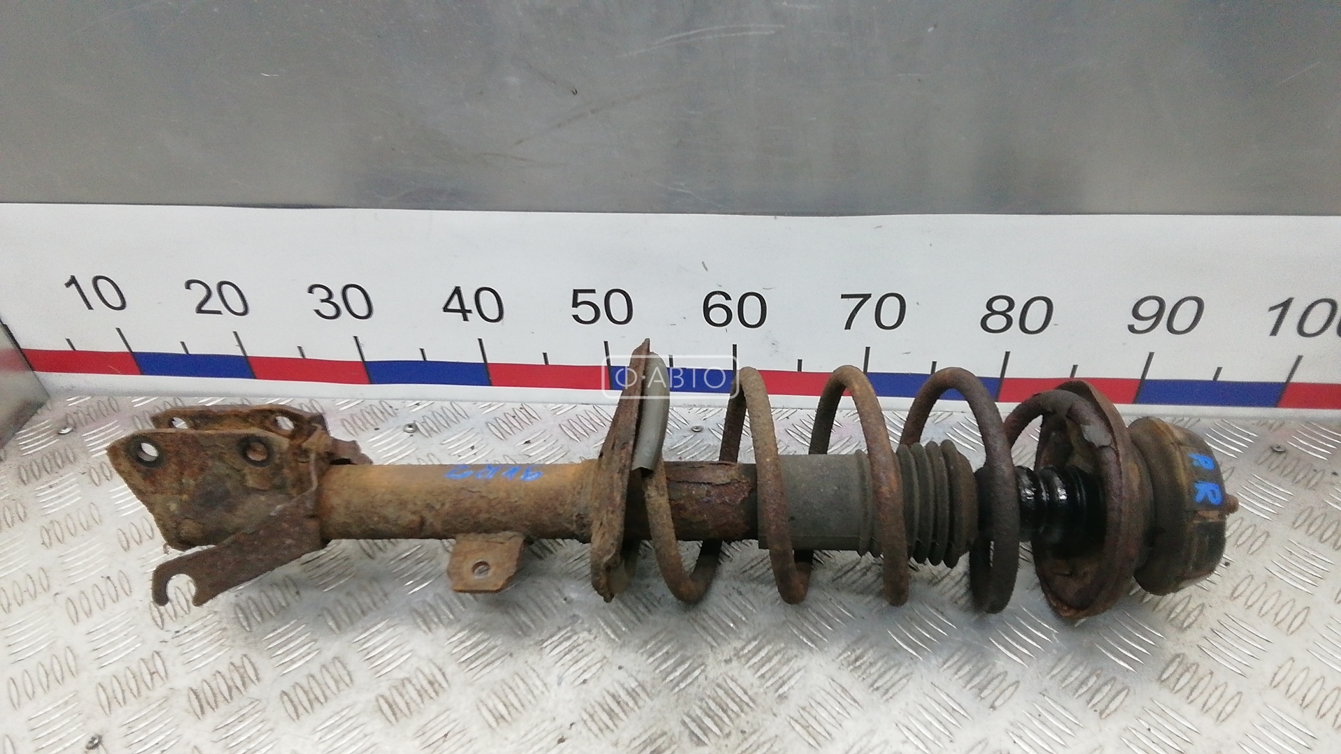 Стойка передняя правая