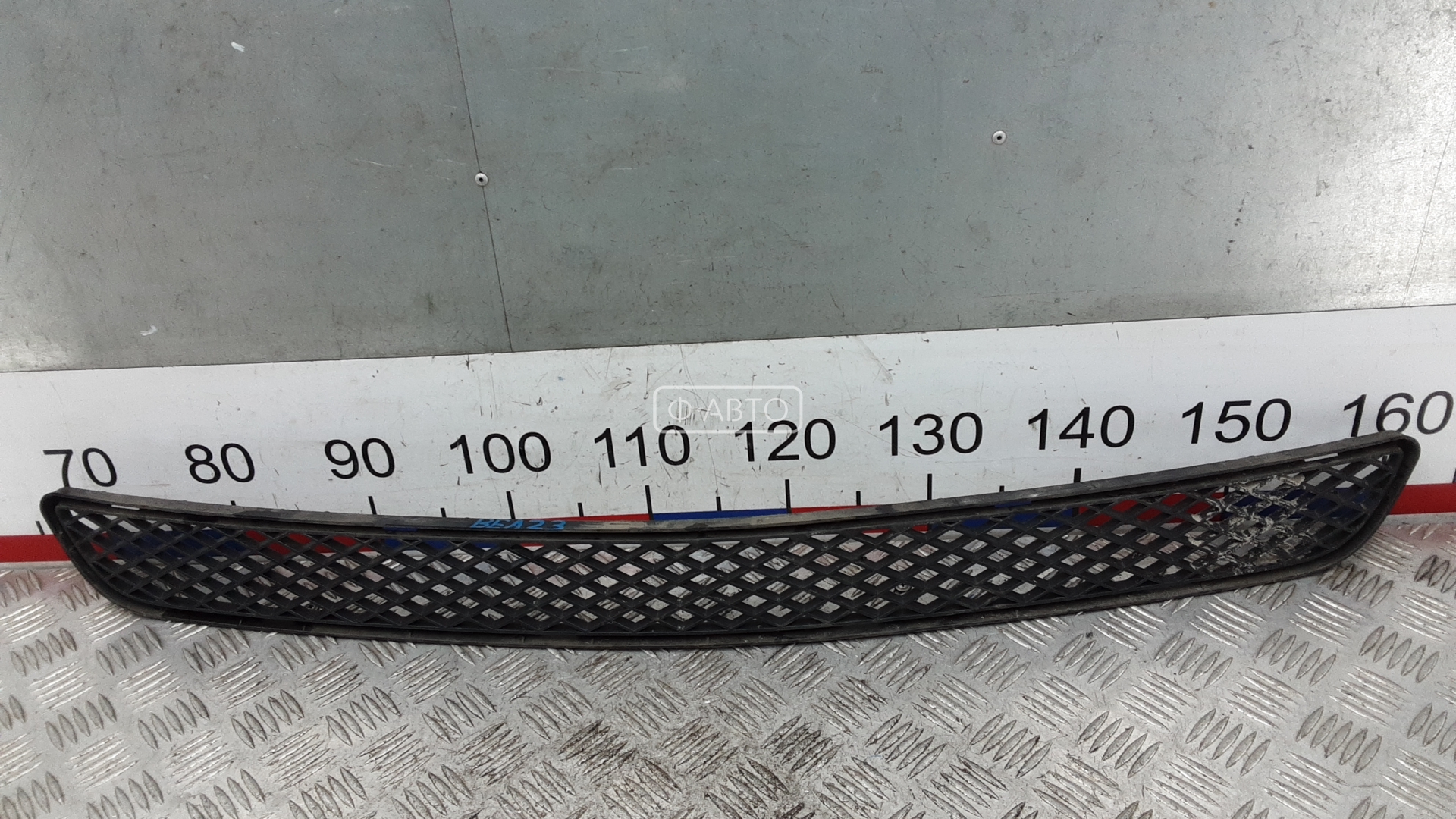 Решетка бампера передняя