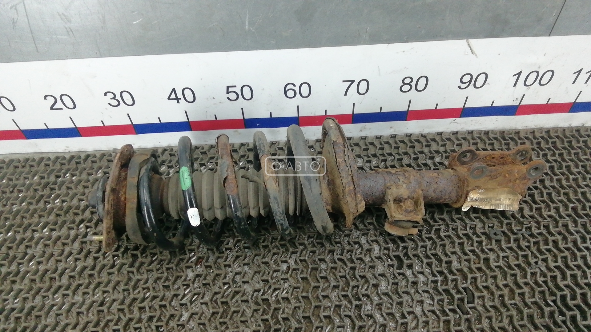 Стойка передняя правая