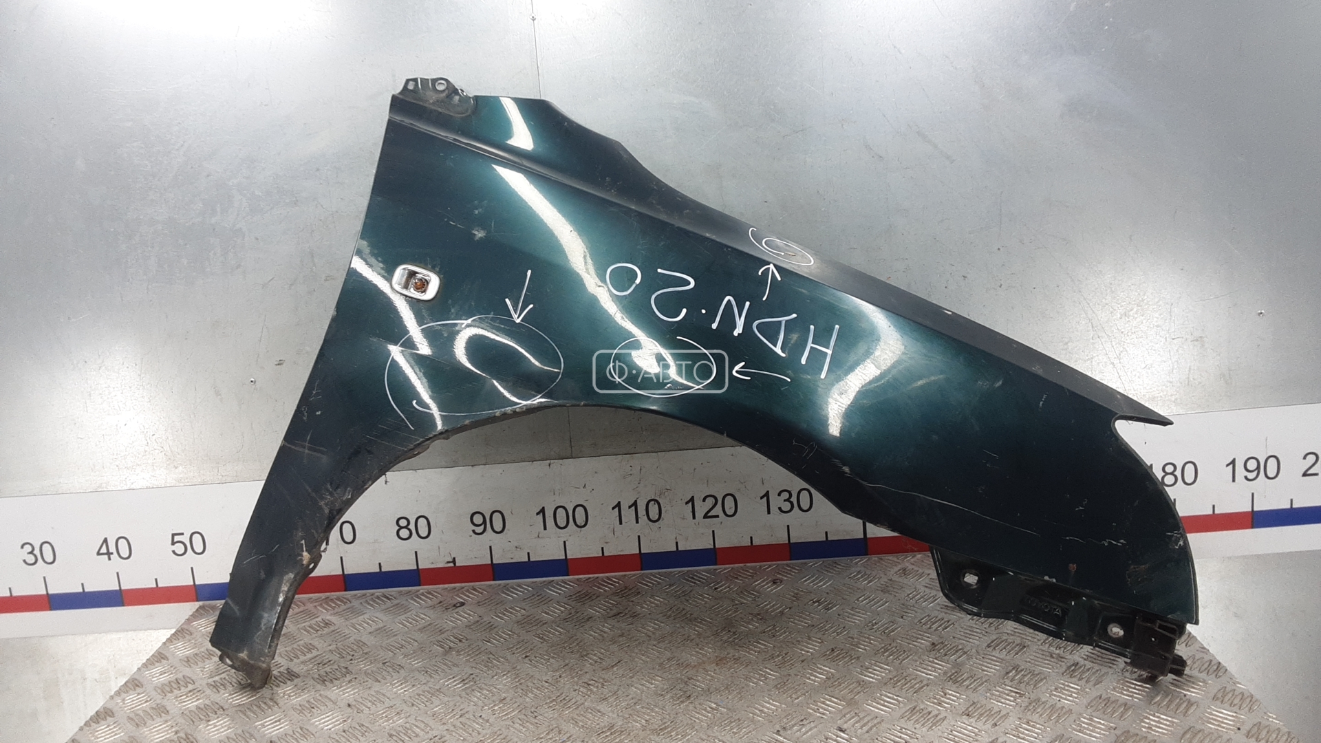 Крыло переднее правое