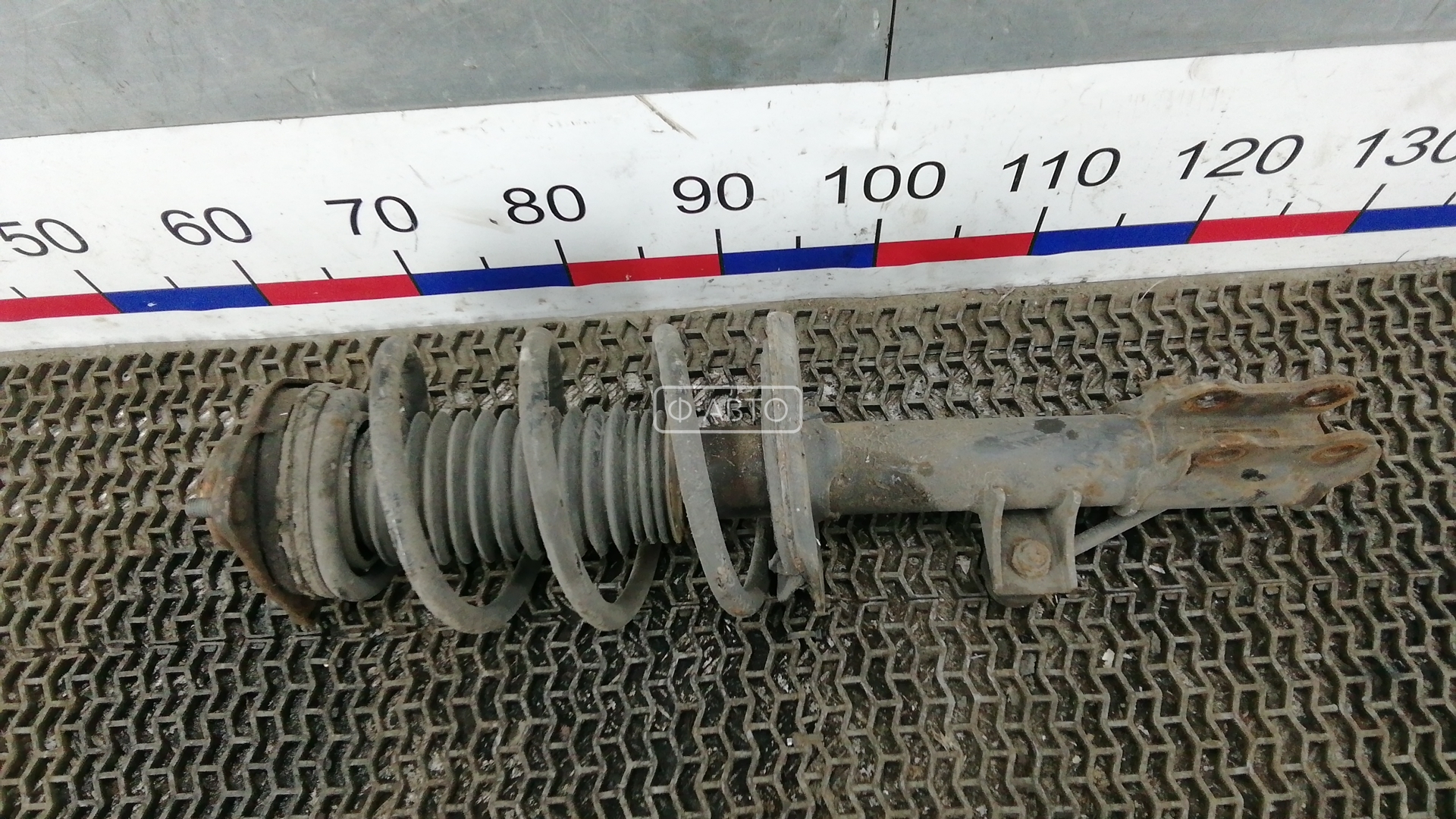 Стойка передняя левая