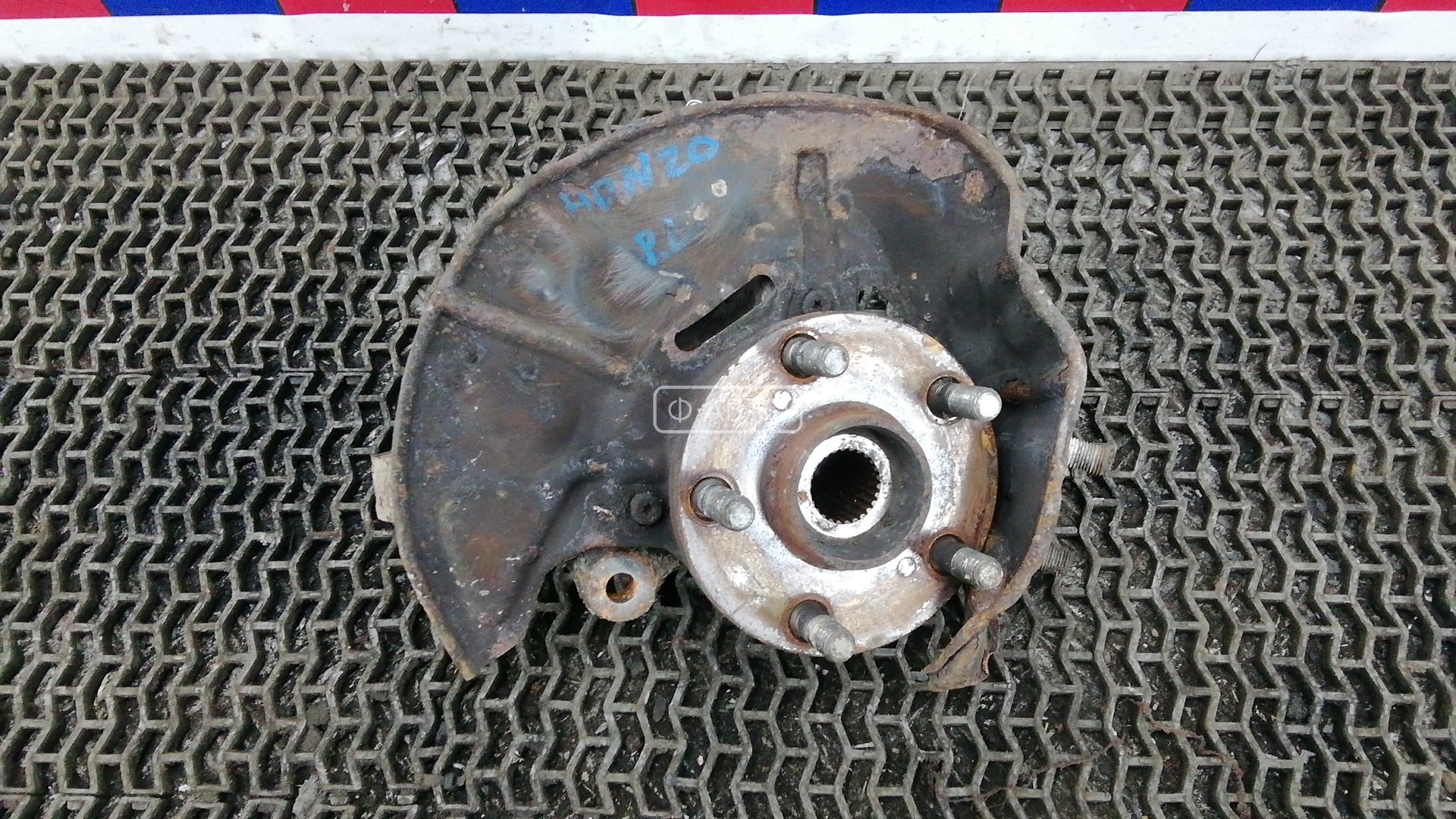 Ступица передняя левая