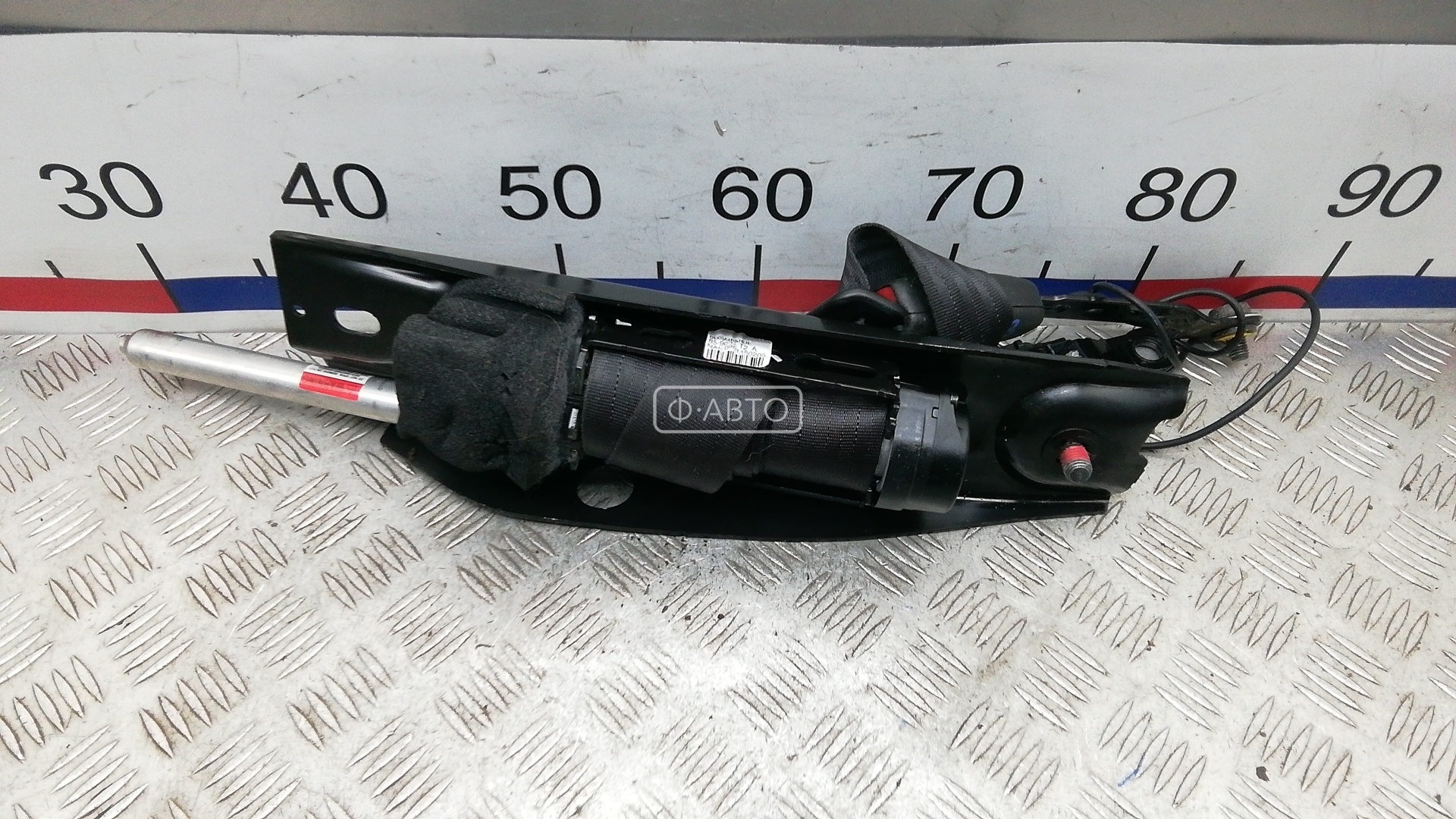 Ремень безопасности с пиропатроном сиденья переднего