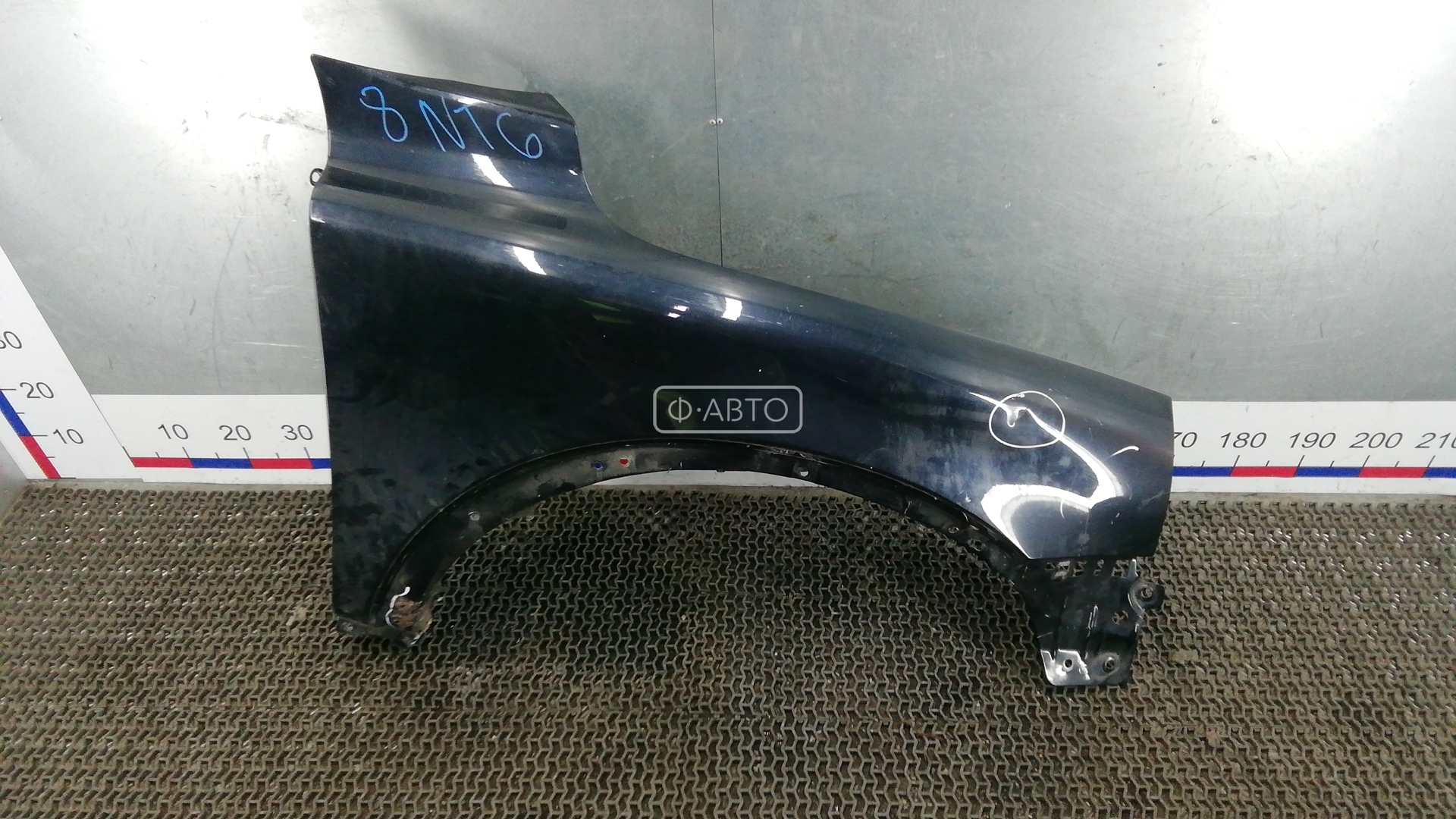 Крыло переднее правое