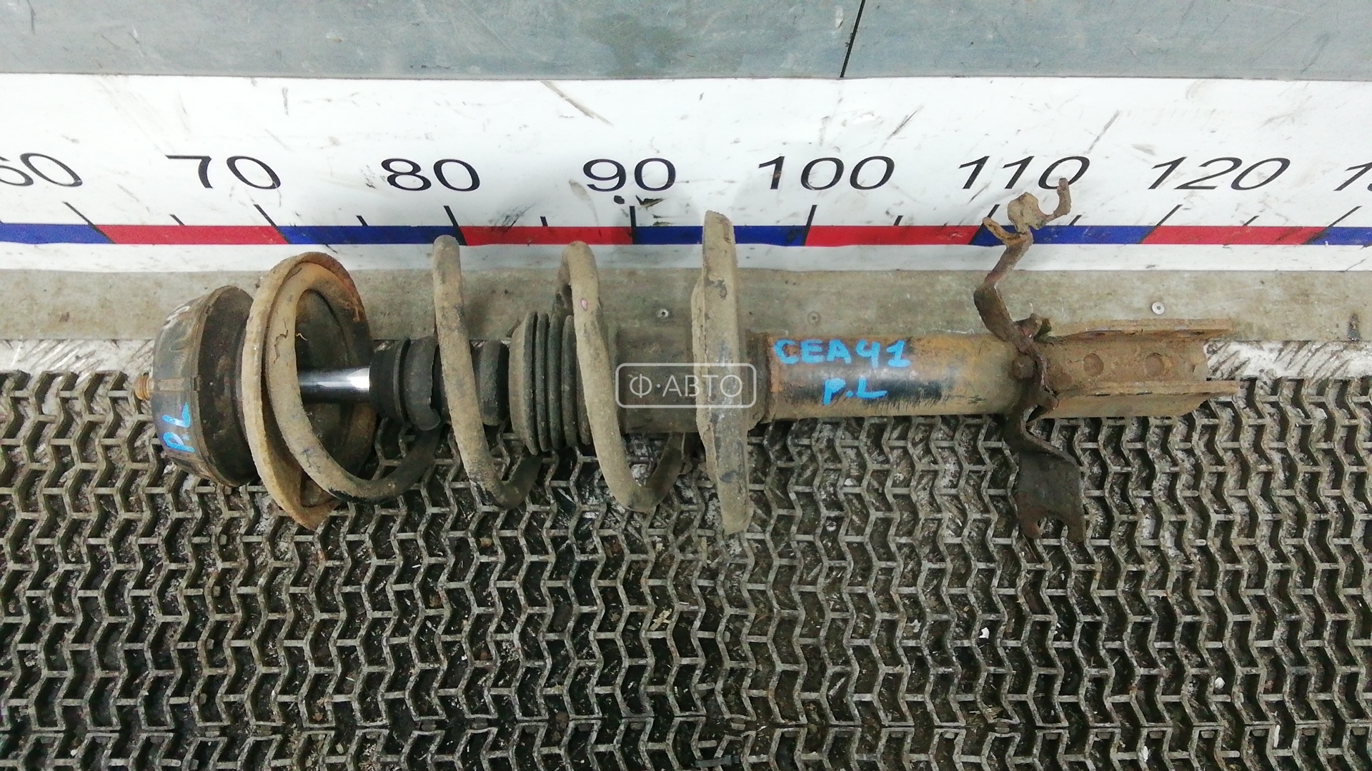 Стойка передняя левая