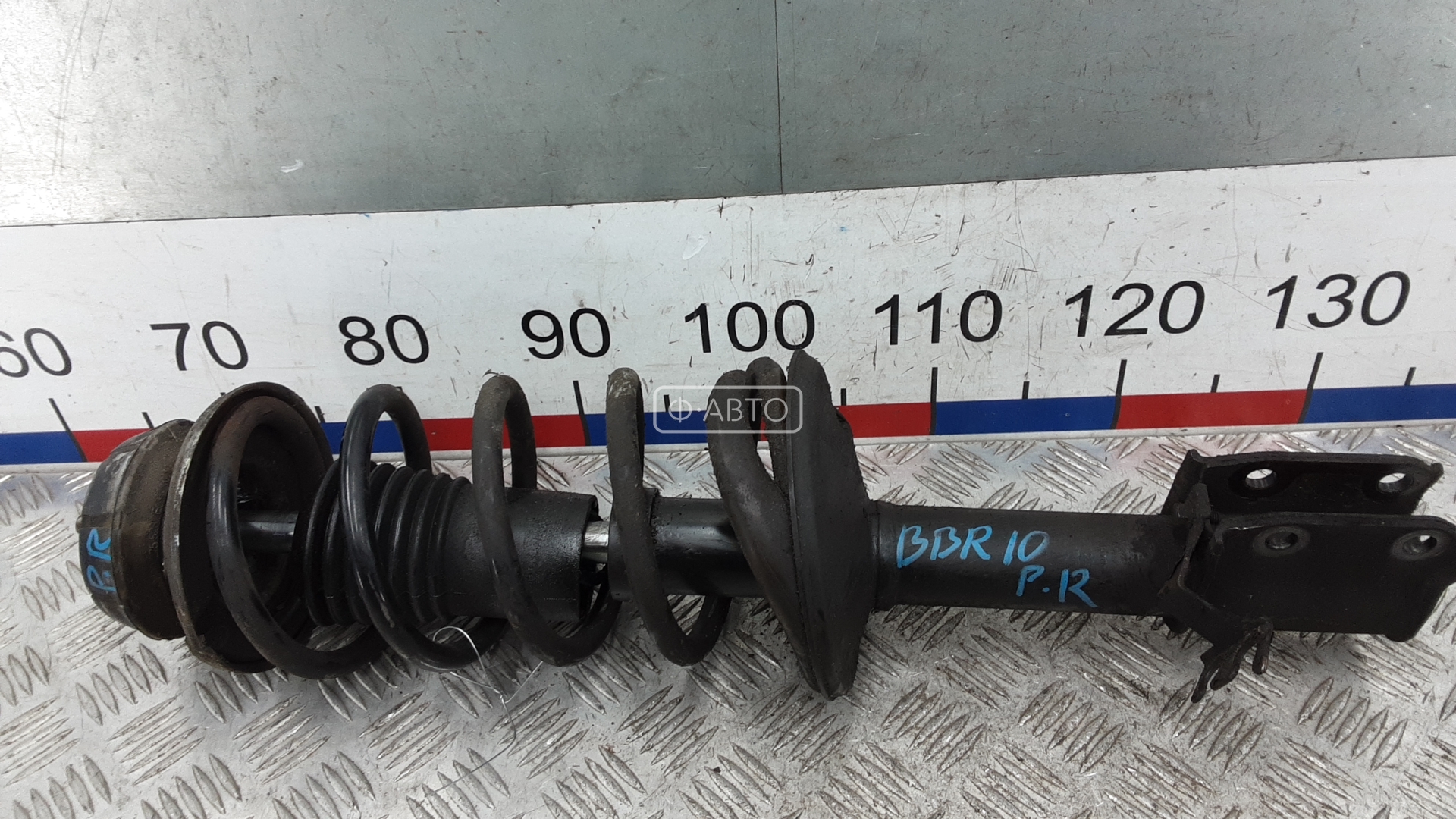 Стойка передняя правая