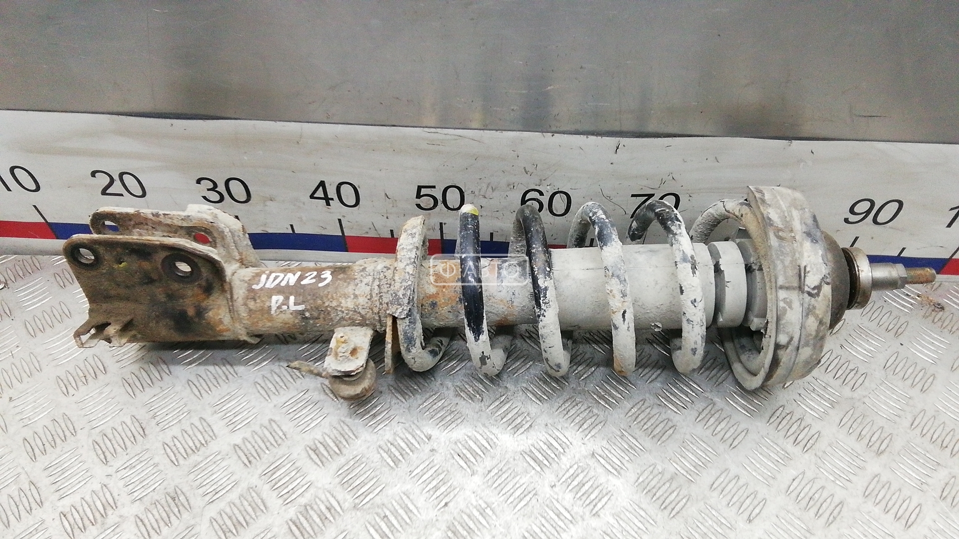 Стойка передняя левая