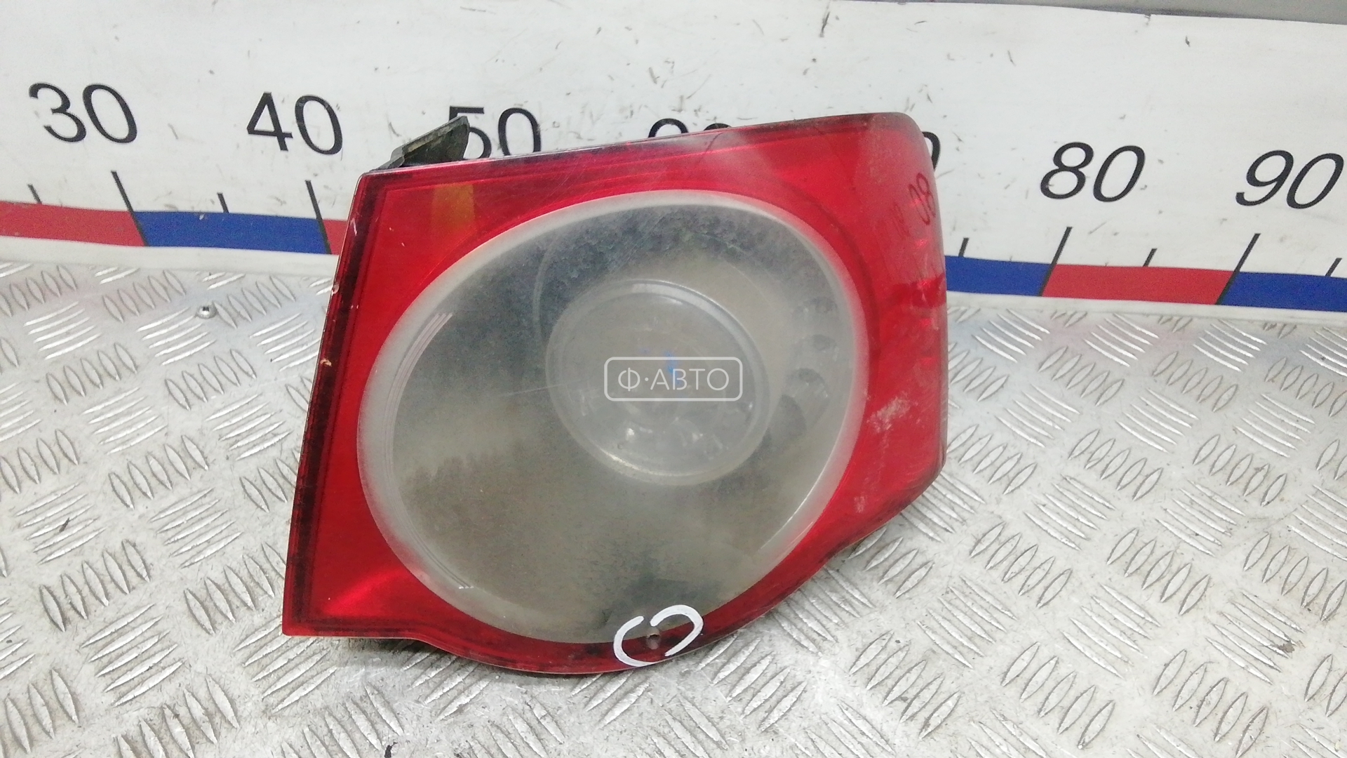 Фонарь задний правый