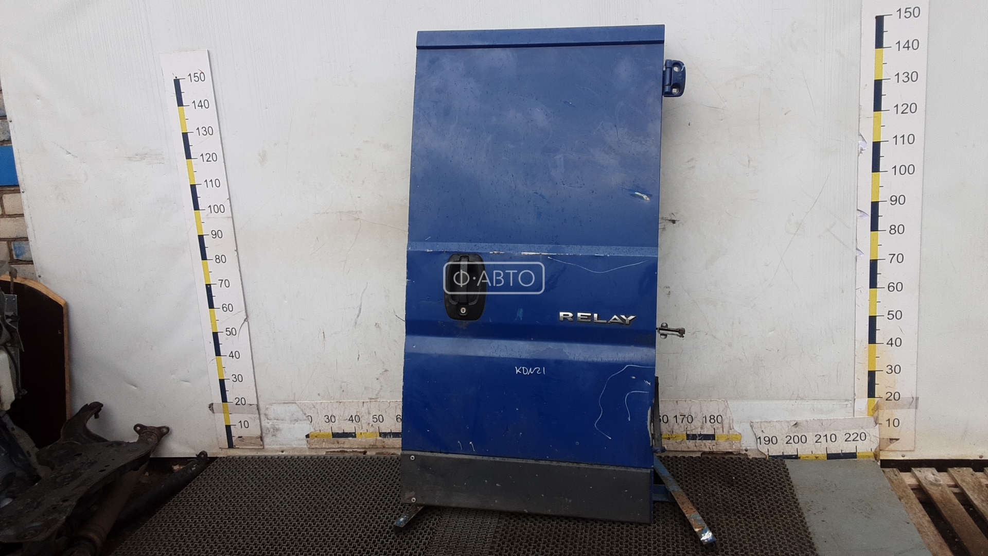 Дверь распашная правая