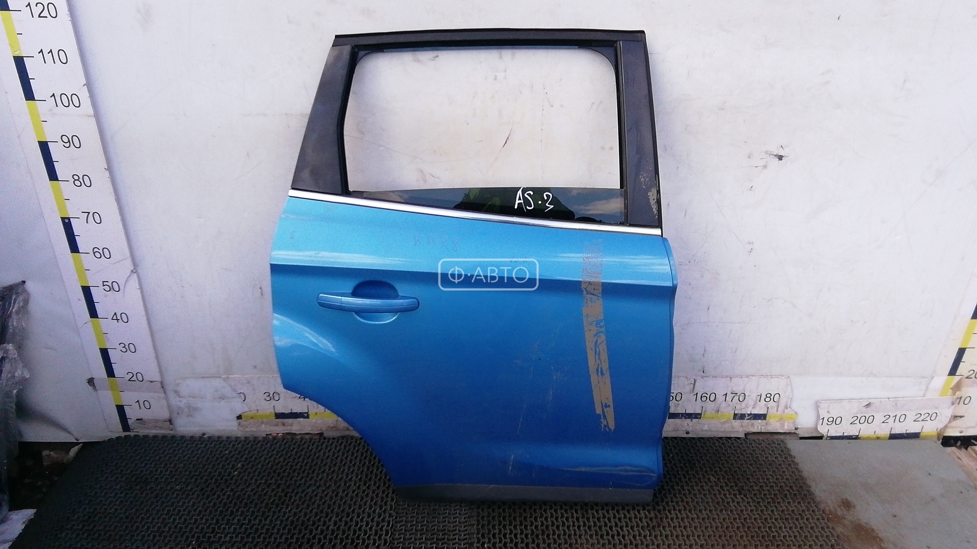 Дверь задняя правая