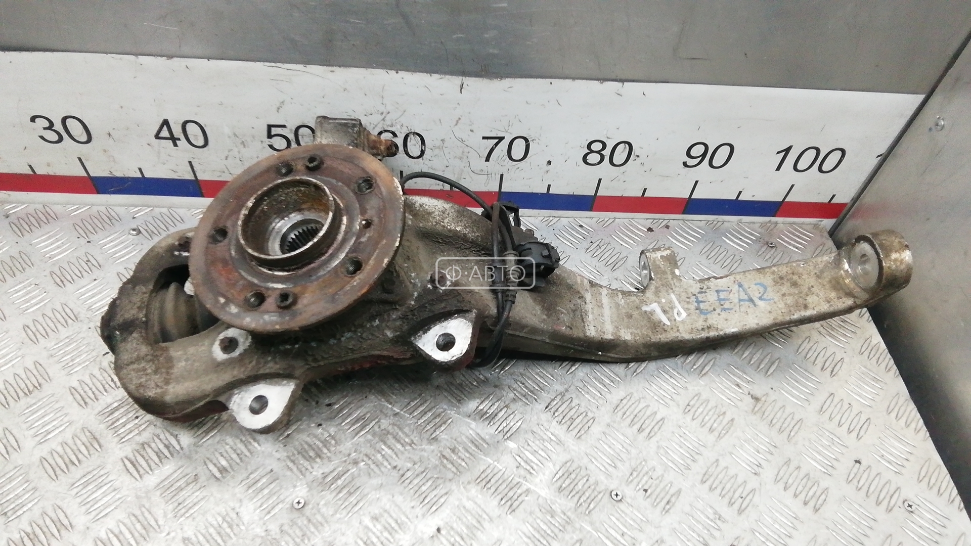 Ступица передняя левая