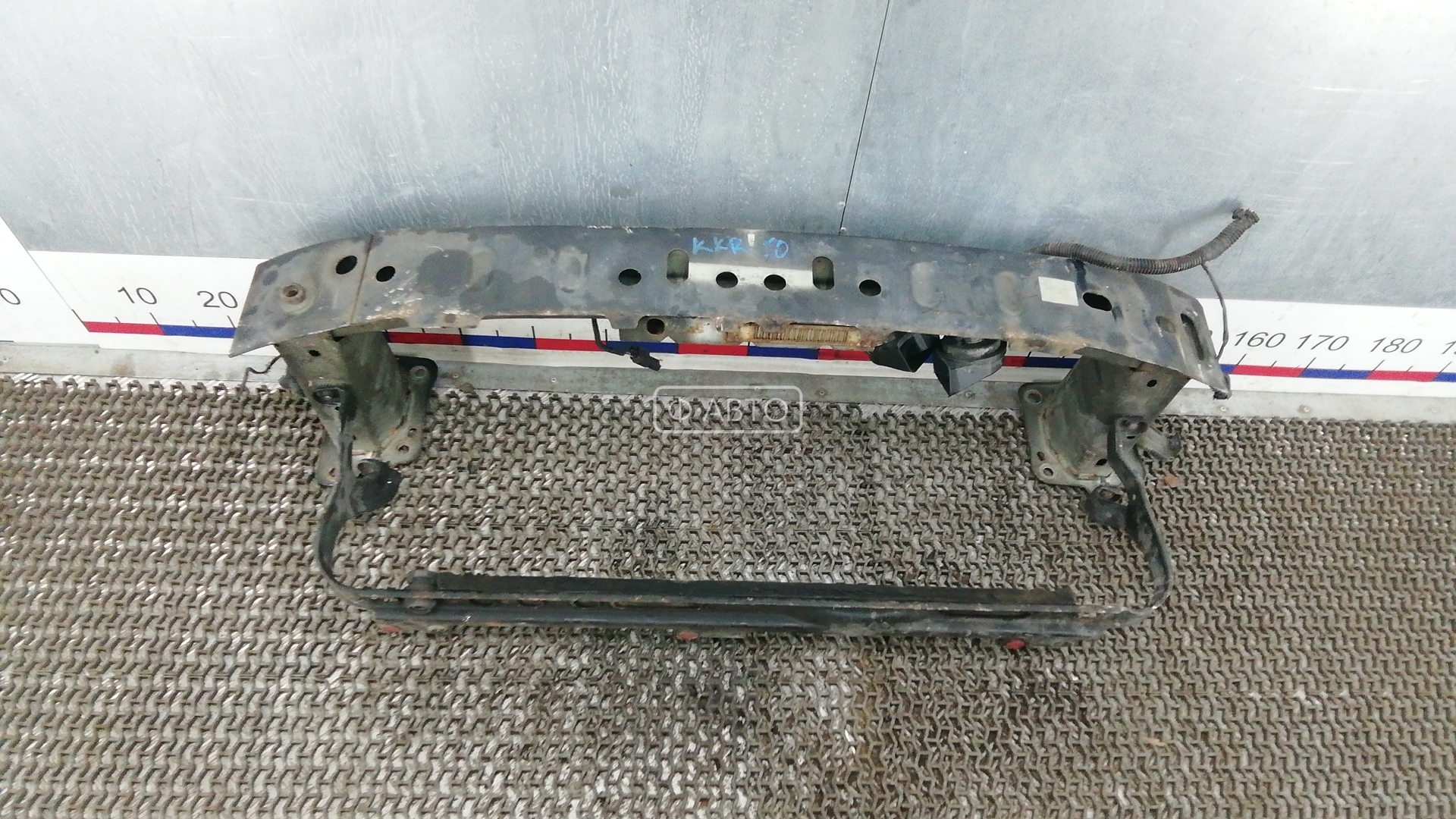 Усилитель бампера передний (кронштейн)