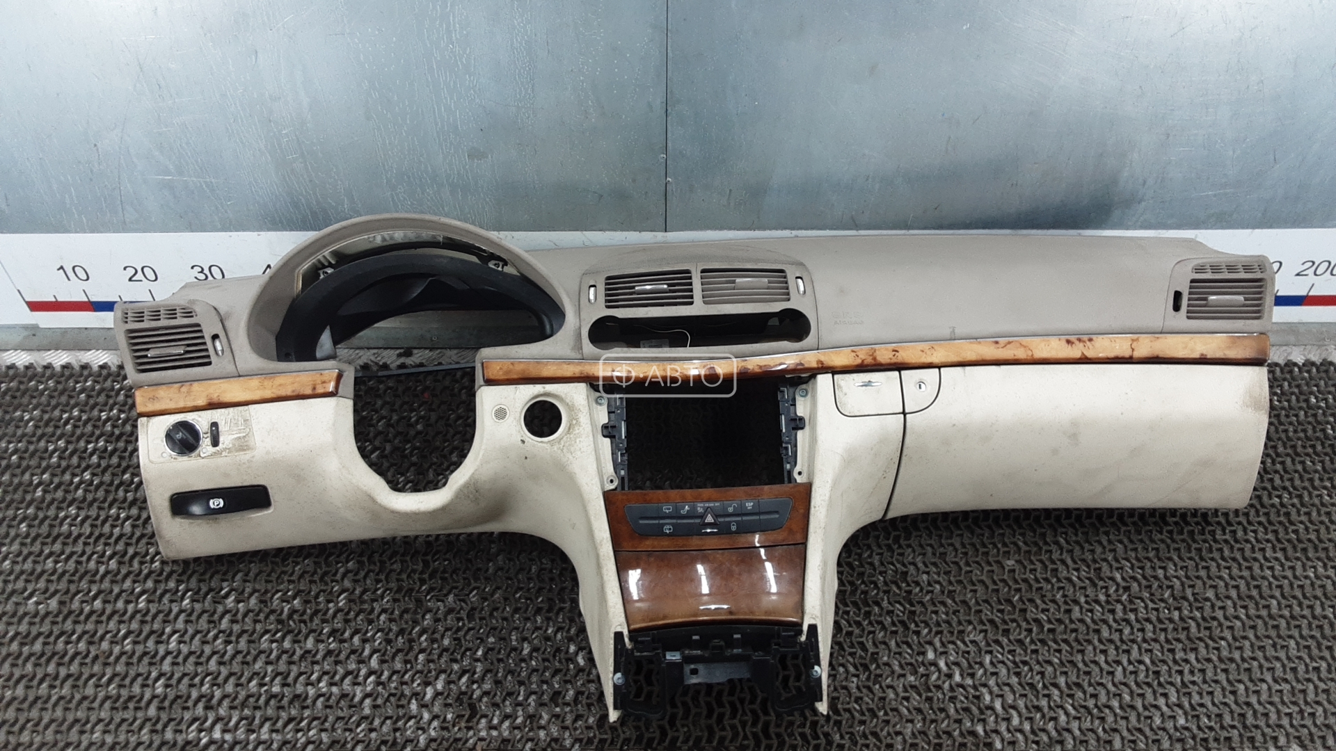 Панель приборов (торпедо)