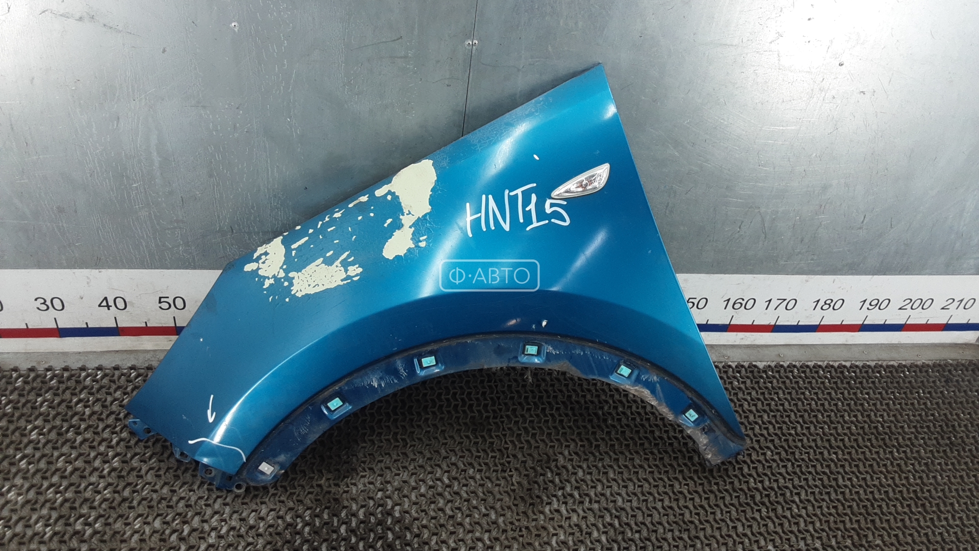 Крыло переднее левое